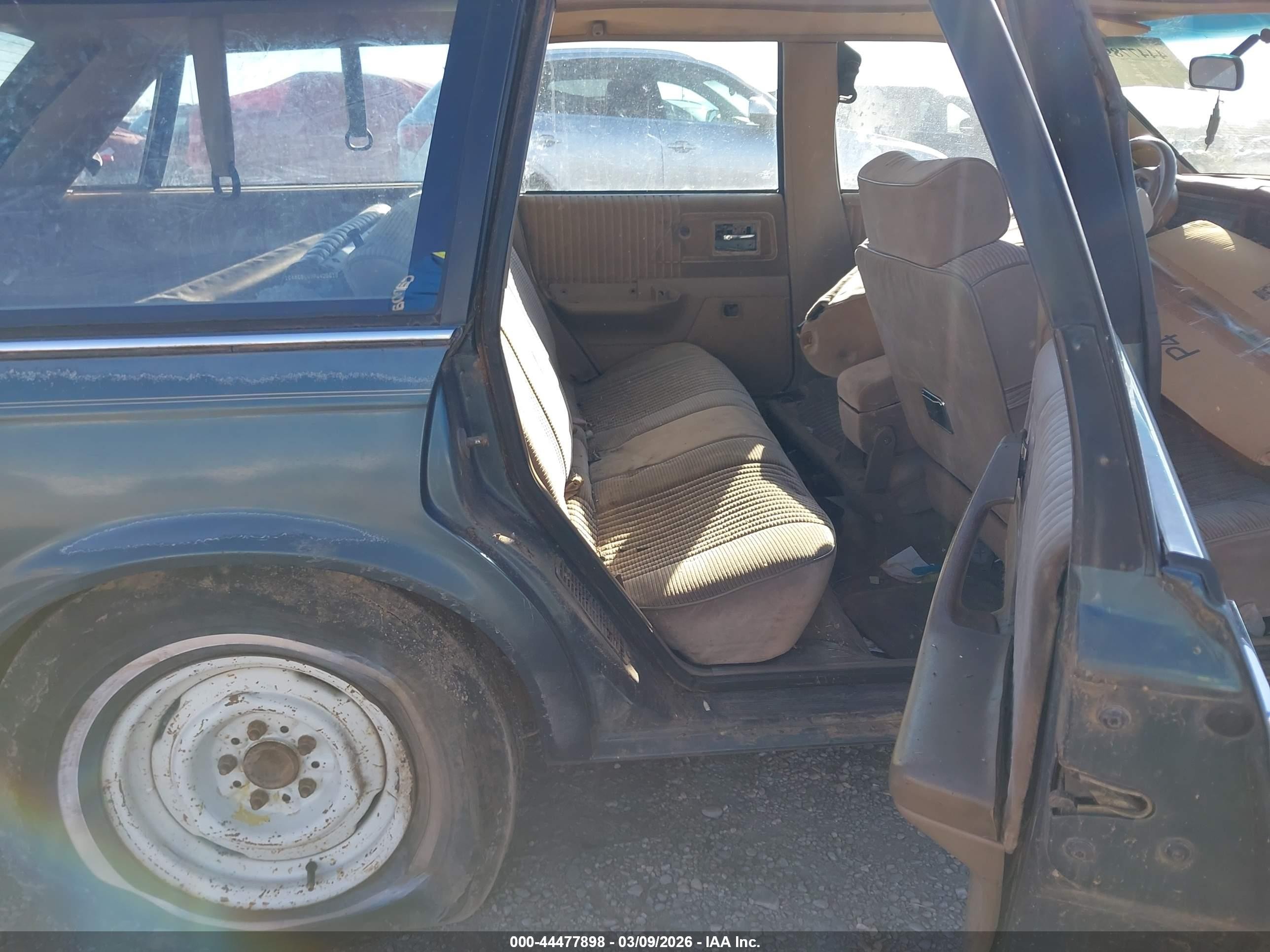 1993 Buick Century Special Blue vin: 1G4AG85N7P6425818