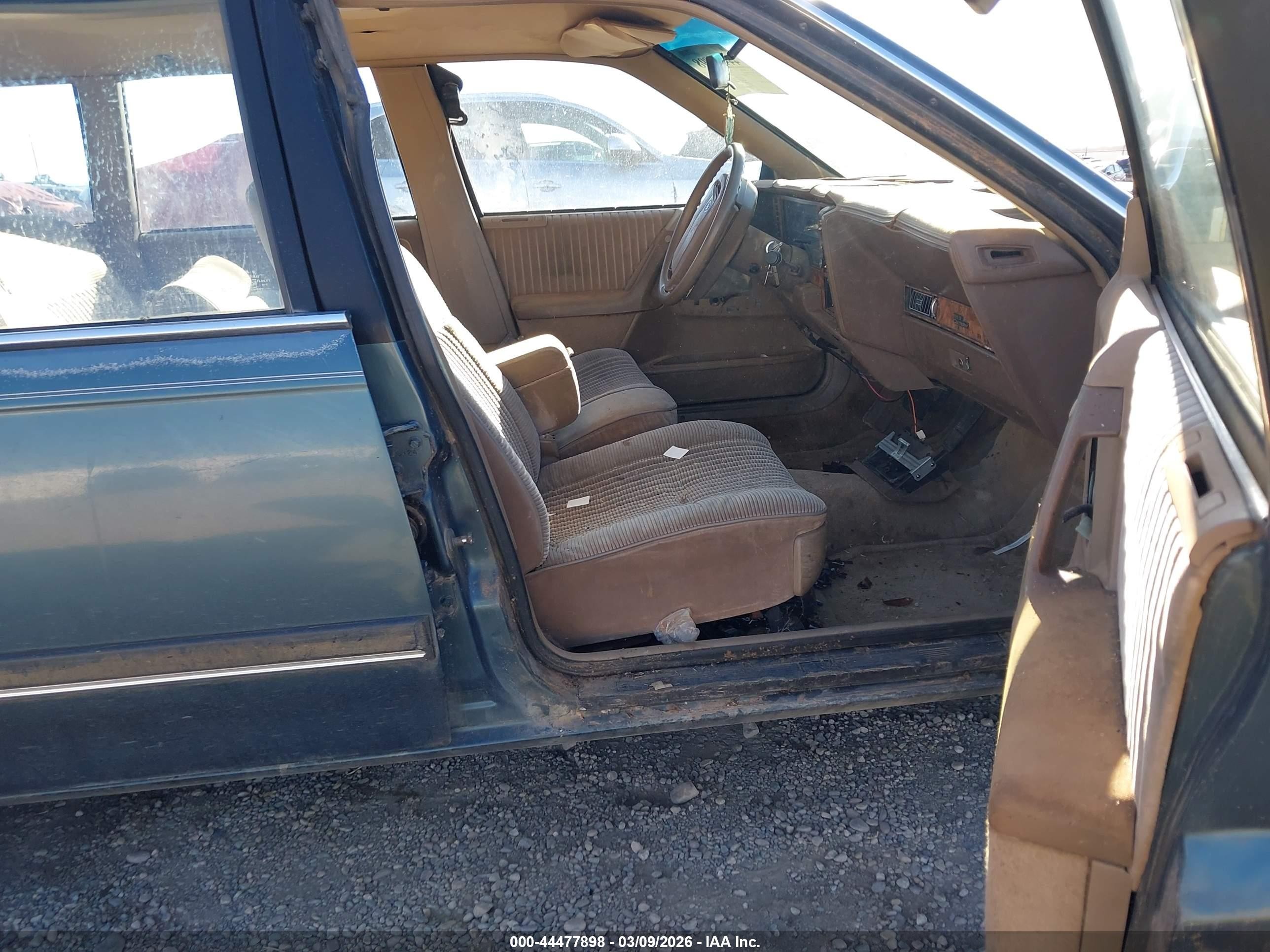 1993 Buick Century Special Blue vin: 1G4AG85N7P6425818