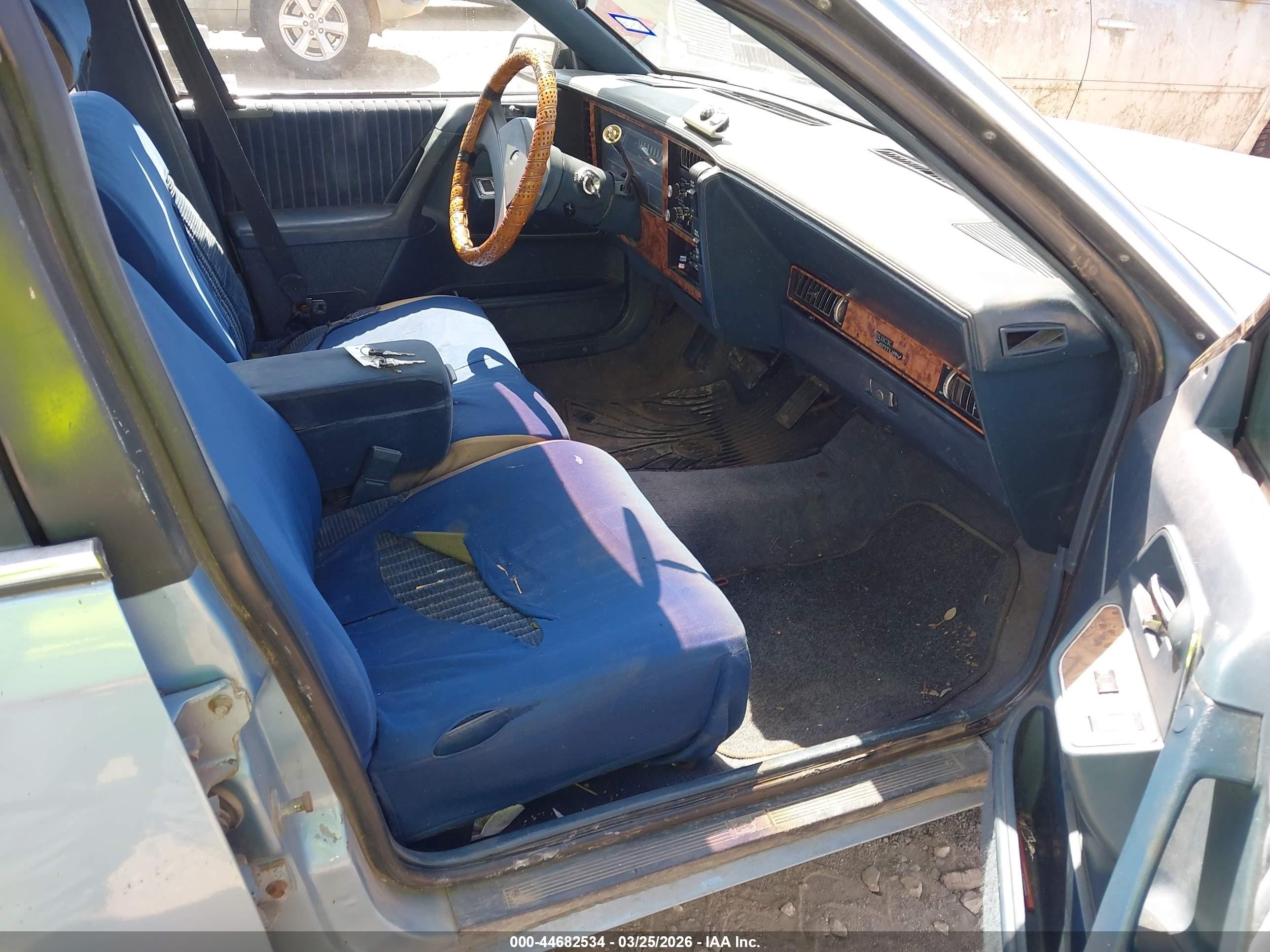 1992 Buick Century Custom Blue vin: 1G4AH54N2N6429124