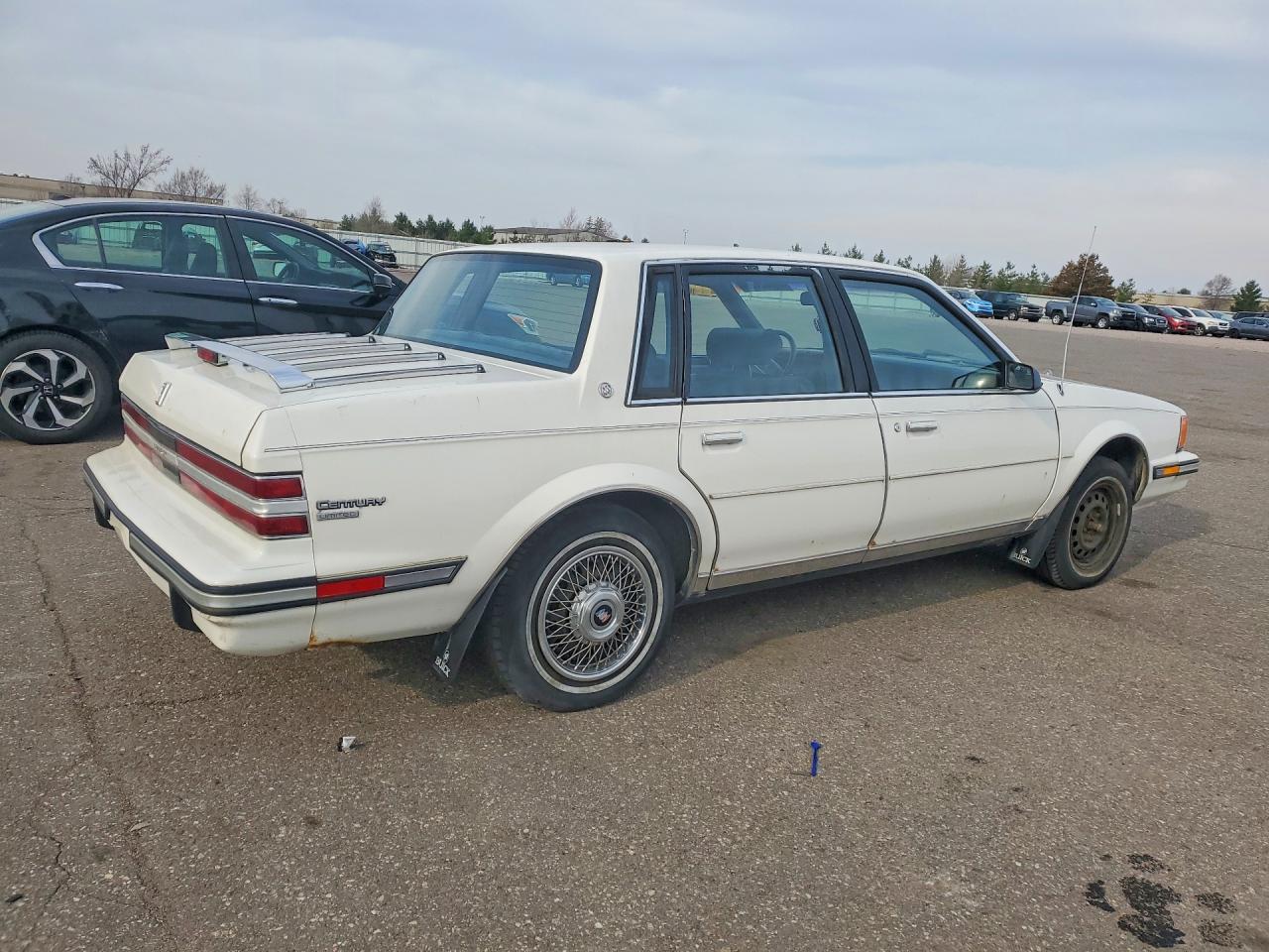 1988 Buick Century Limited White vin: 1G4AL51WXJT435907