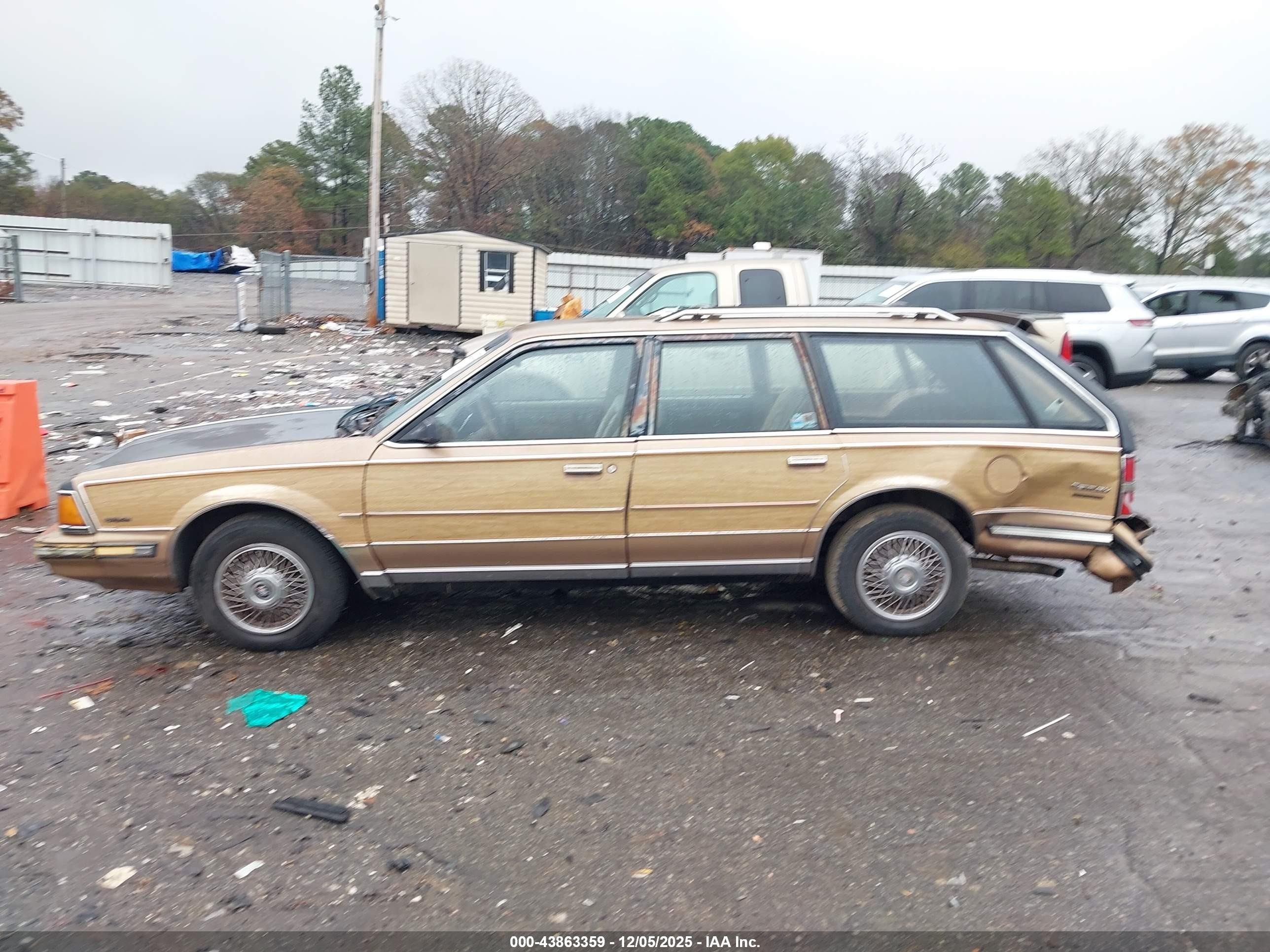 1988 Buick Century Estate Brown vin: 1G4AL8132J6415656