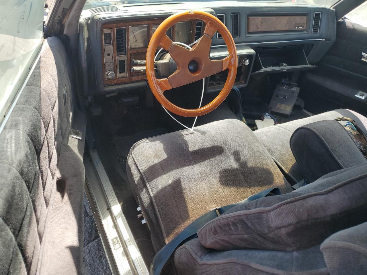 1981 Buick Regal Limited Gray vin: 1G4AM47AXBZ135334