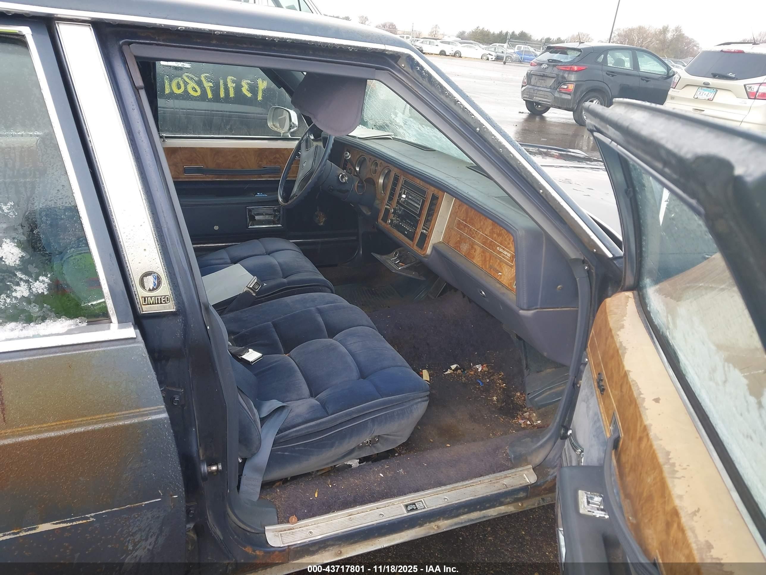 1984 Buick Lesabre Limited Blue vin: 1G4AP69AXEX451347