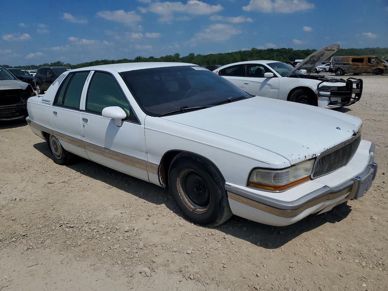 1994 Buick Roadmaster White vin: 1G4BN52P0RR403966