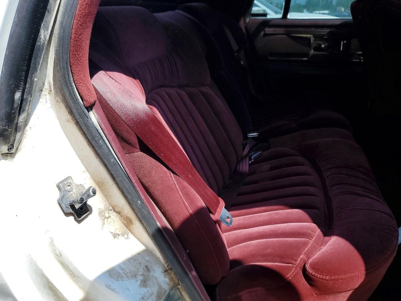 1994 Buick Roadmaster White vin: 1G4BN52P0RR403966