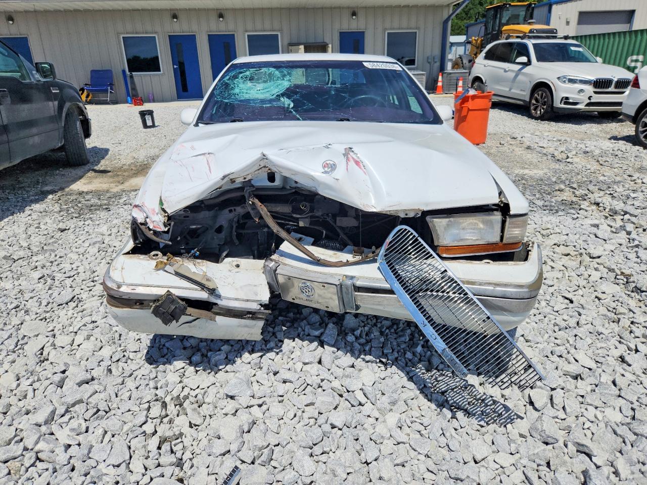 1994 Buick Roadmaster White vin: 1G4BN52P1RR432506