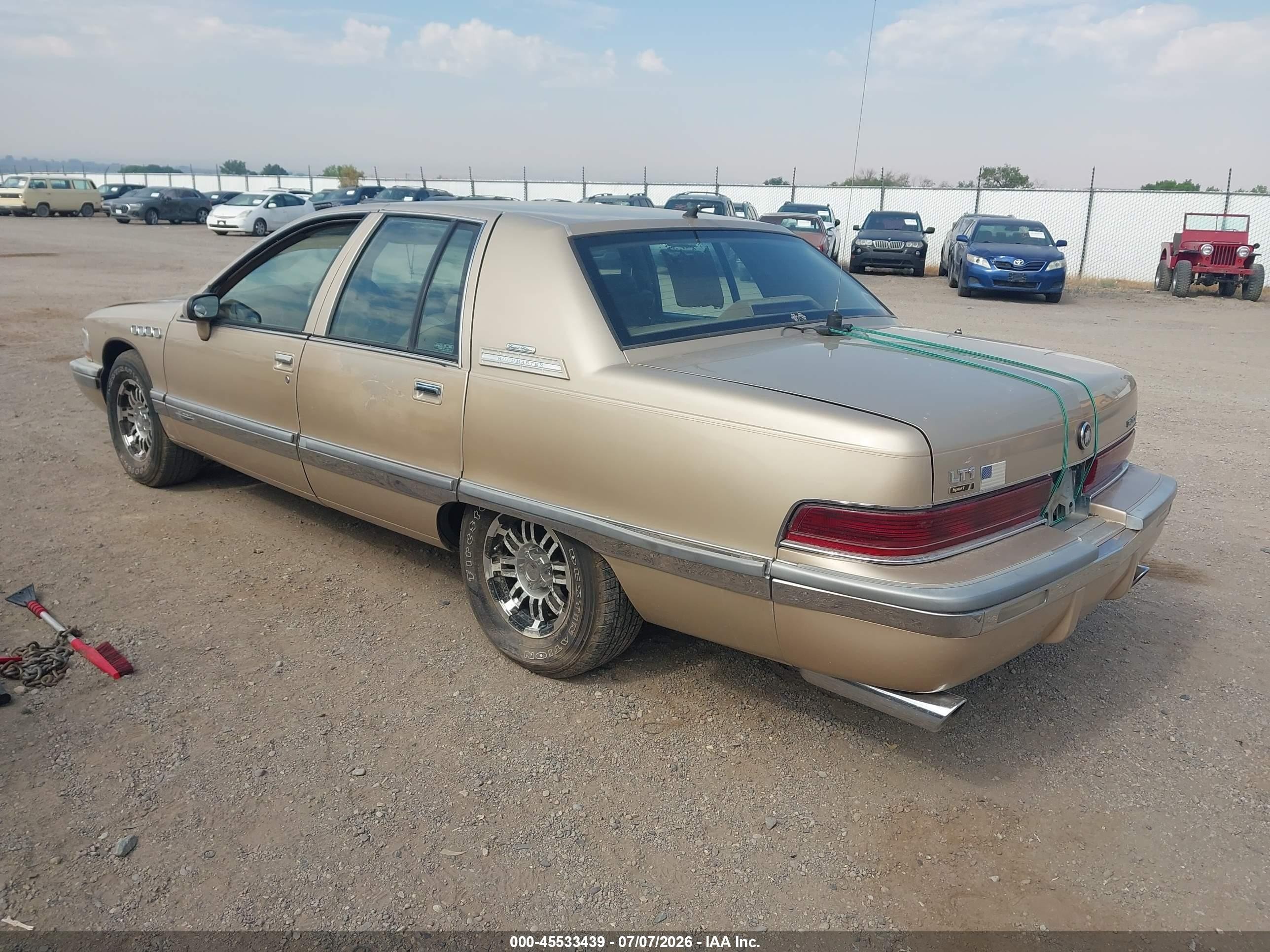1994 Buick Roadmaster   Gold vin: 1G4BN52P3RR414038