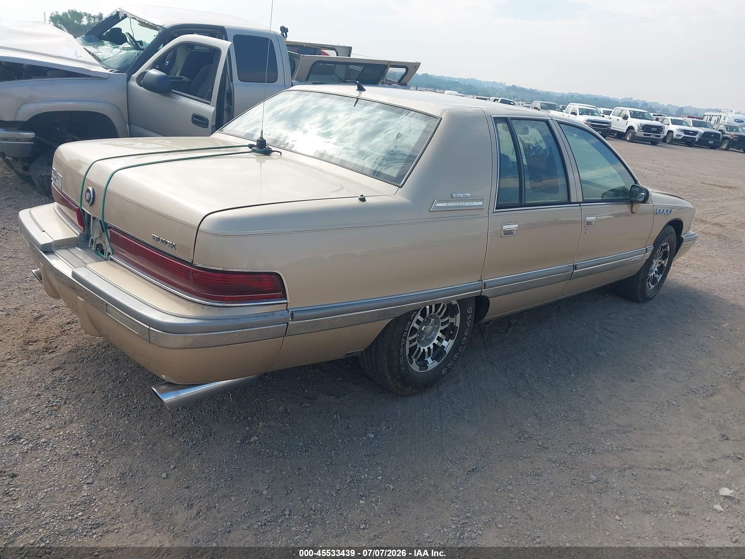 1994 Buick Roadmaster   Gold vin: 1G4BN52P3RR414038