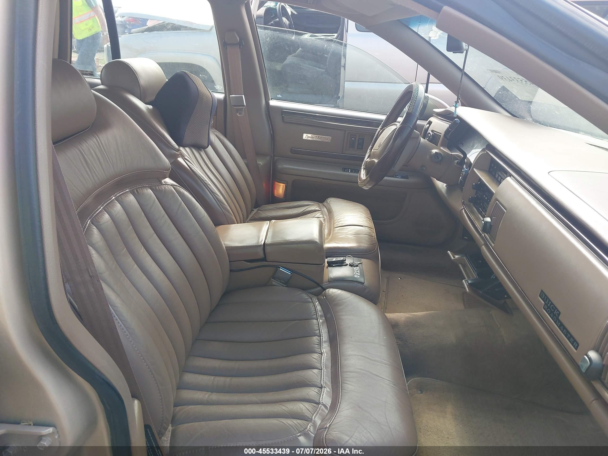 1994 Buick Roadmaster   Gold vin: 1G4BN52P3RR414038