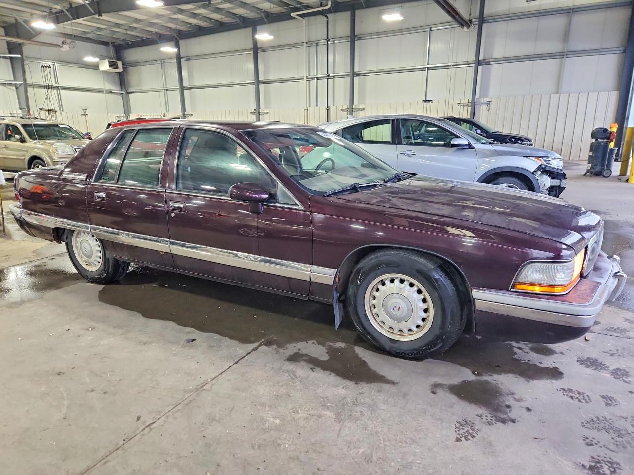 1994 Buick Roadmaster Burgundy vin: 1G4BN52P4RR422438