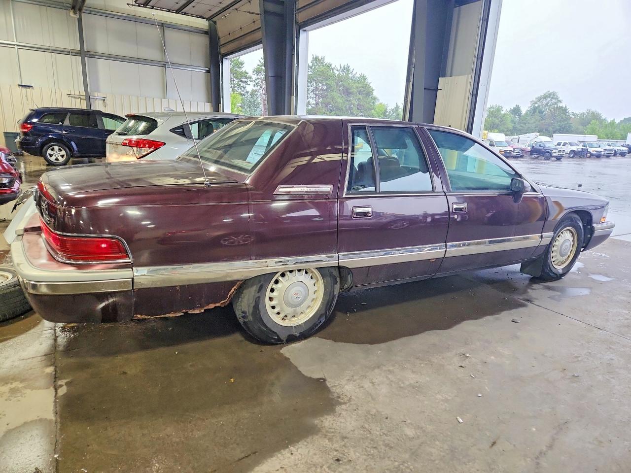 1994 Buick Roadmaster Burgundy vin: 1G4BN52P4RR422438
