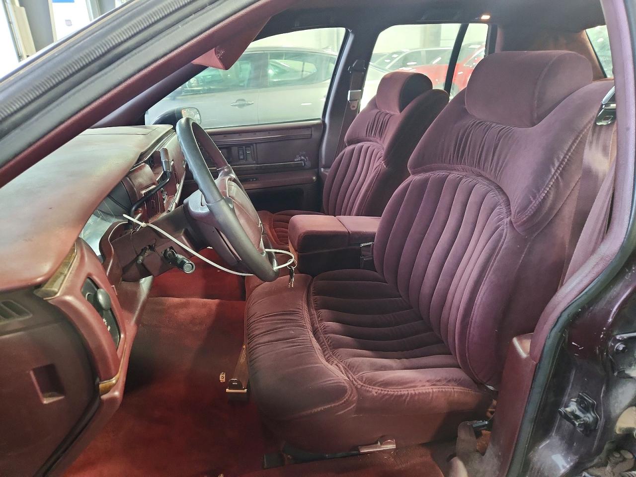 1994 Buick Roadmaster Burgundy vin: 1G4BN52P4RR422438