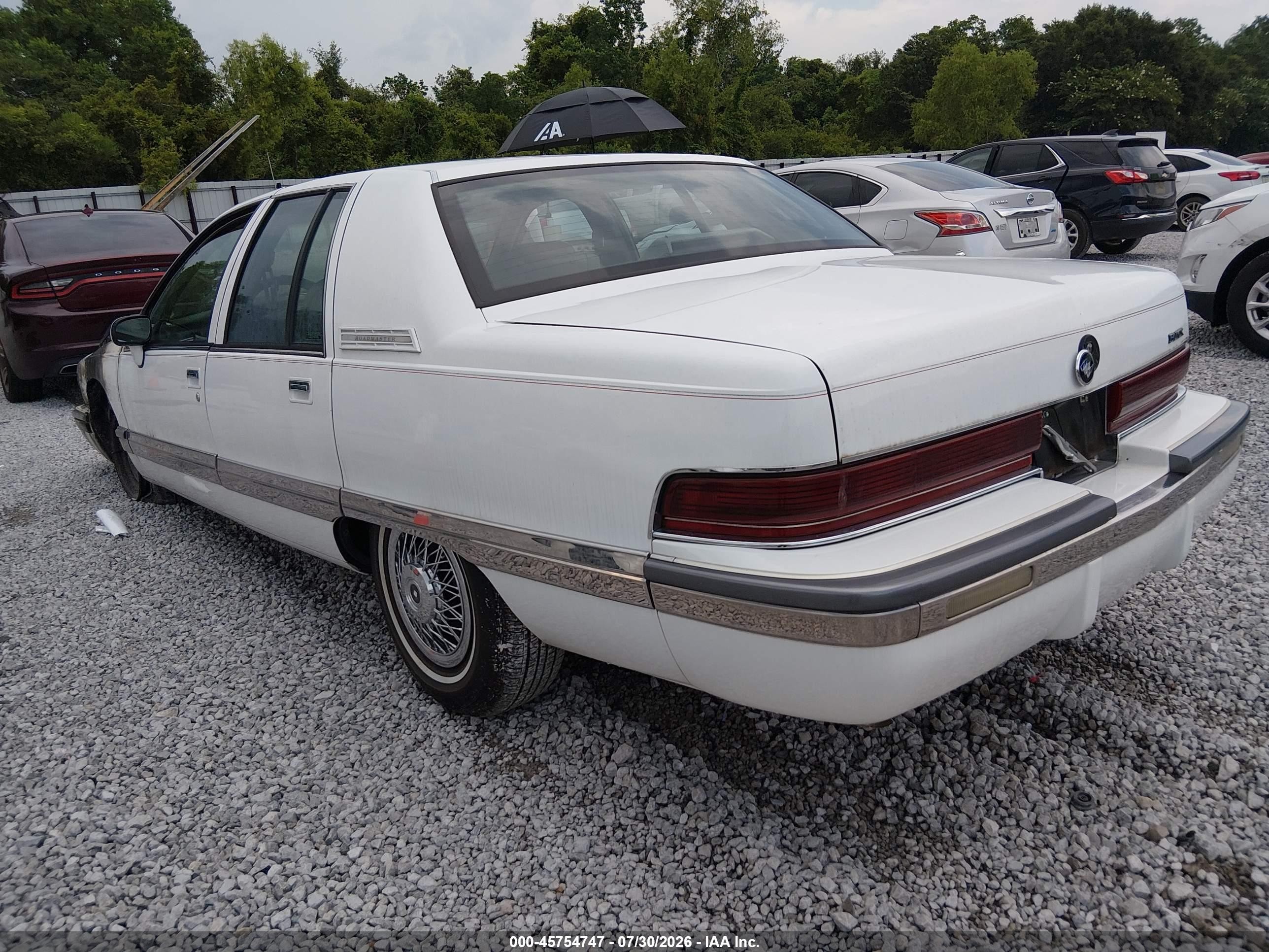 1994 Buick Roadmaster   White vin: 1G4BN52P4RR436808