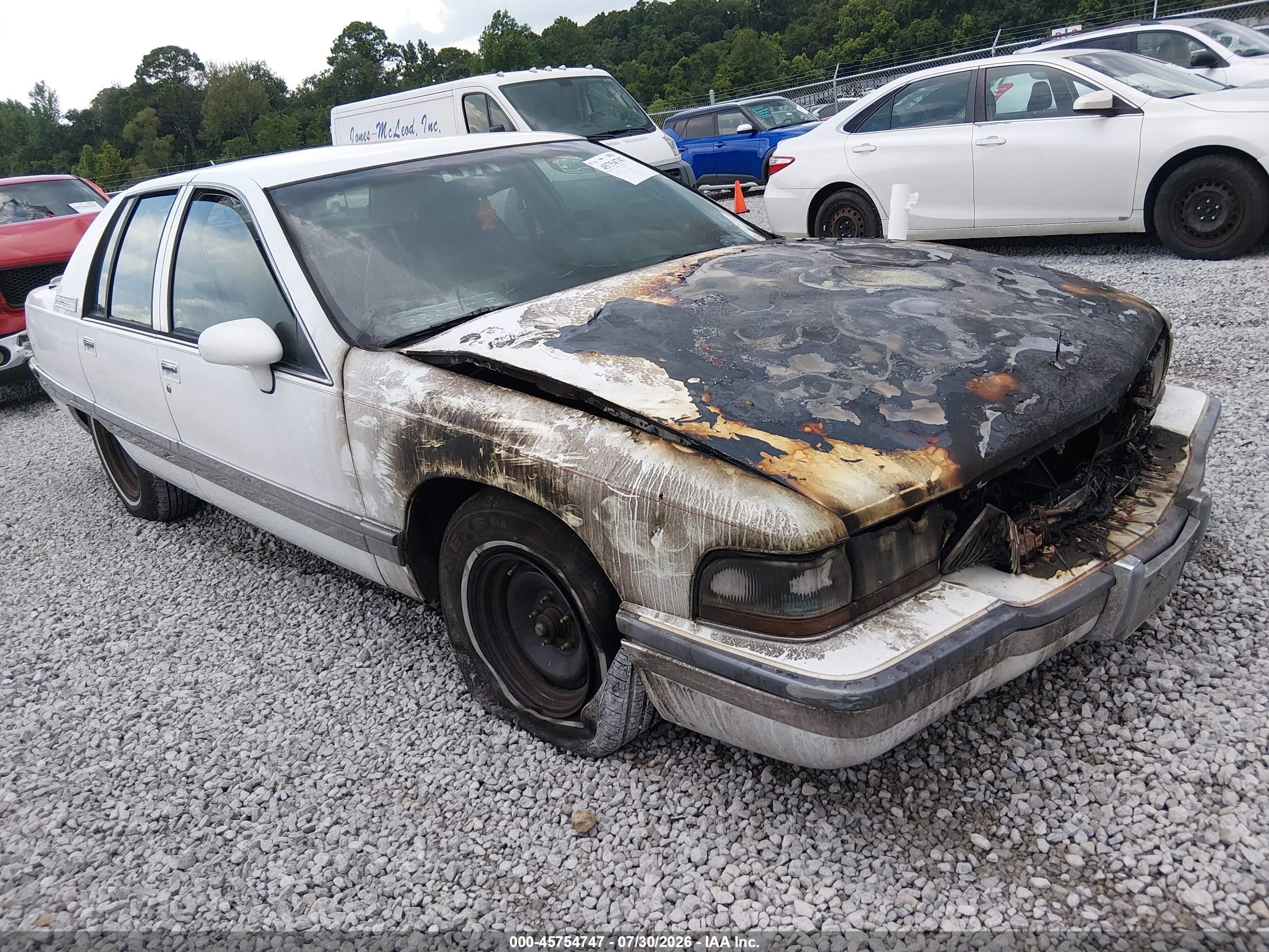 1994 Buick Roadmaster   White vin: 1G4BN52P4RR436808