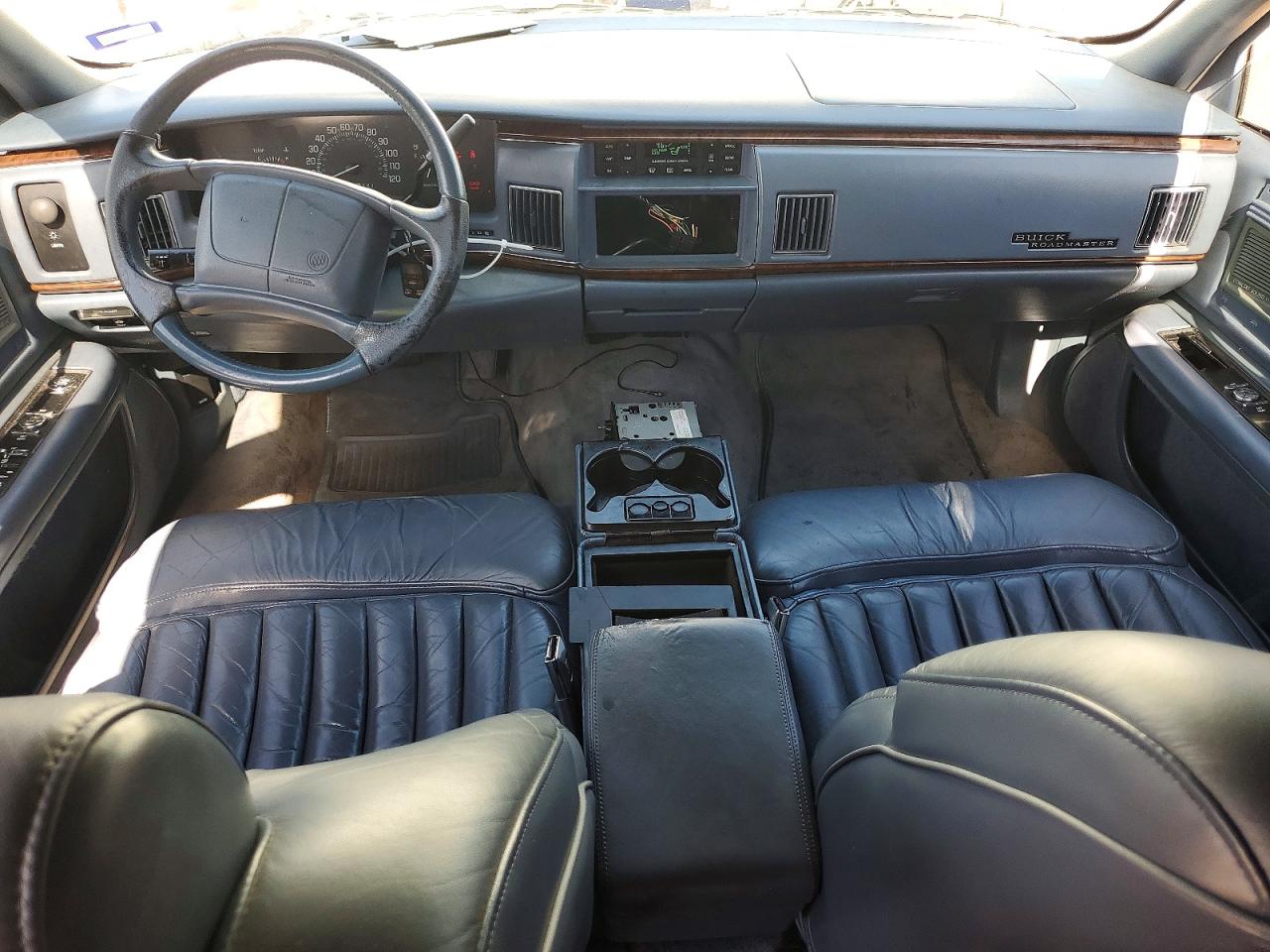 1994 Buick Roadmaster White vin: 1G4BN52P6RR400375