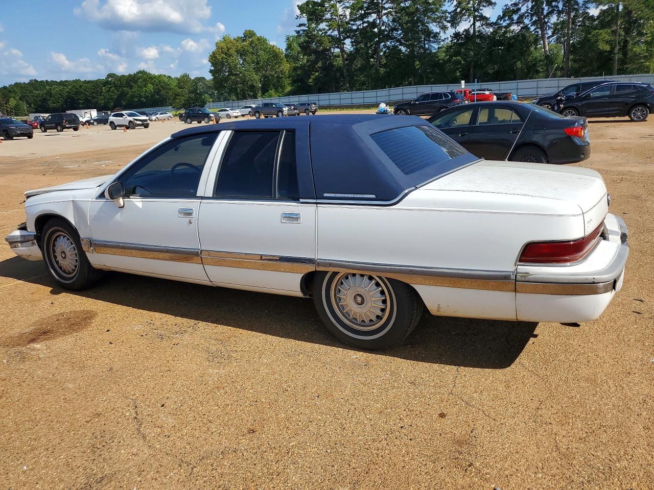 1994 Buick Roadmaster White vin: 1G4BN52P6RR400375