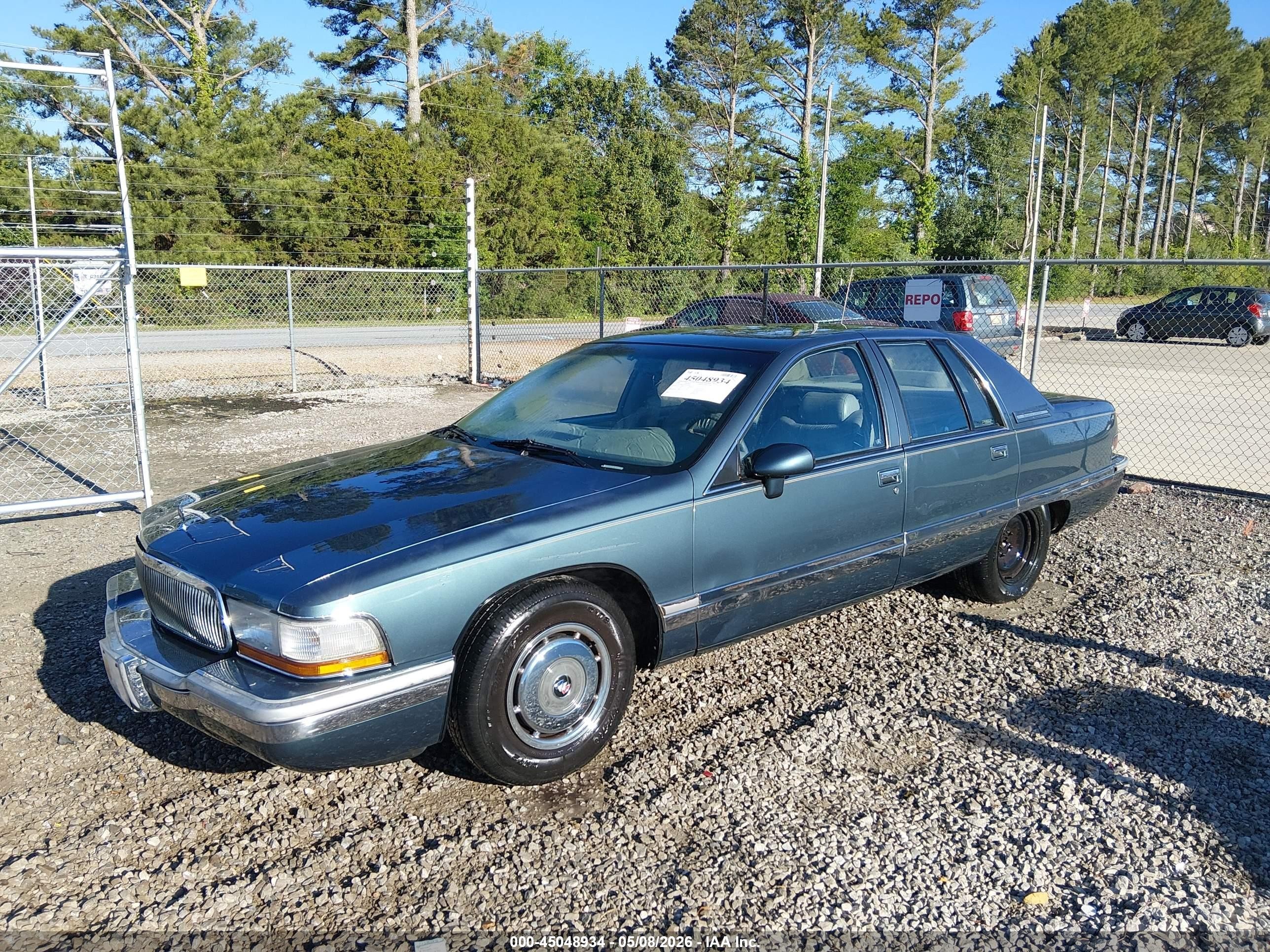 1994 Buick Roadmaster   Blue vin: 1G4BN52P7RR412244