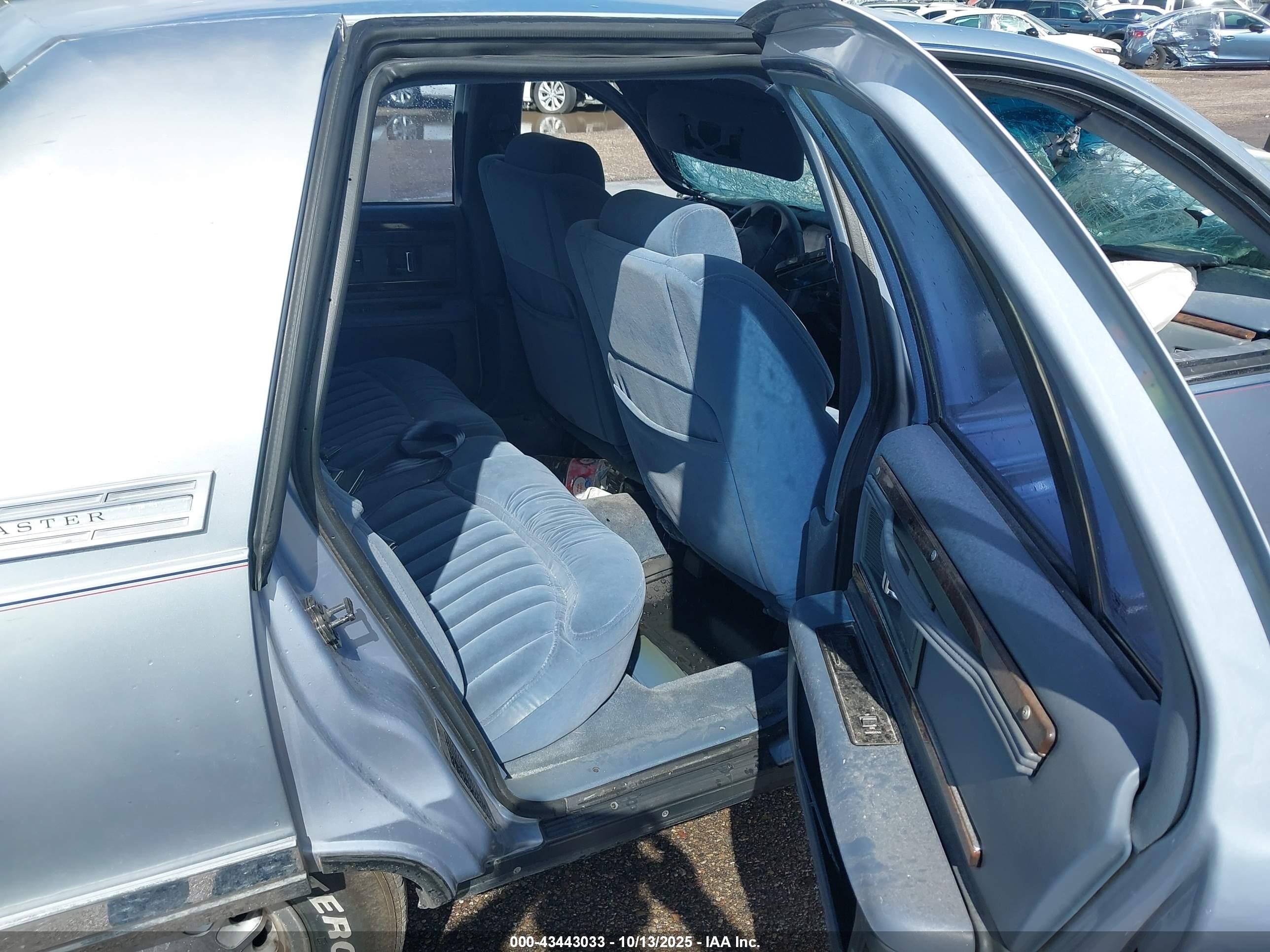 1994 Buick Roadmaster   Синий vin: 1G4BN52P8RR419882