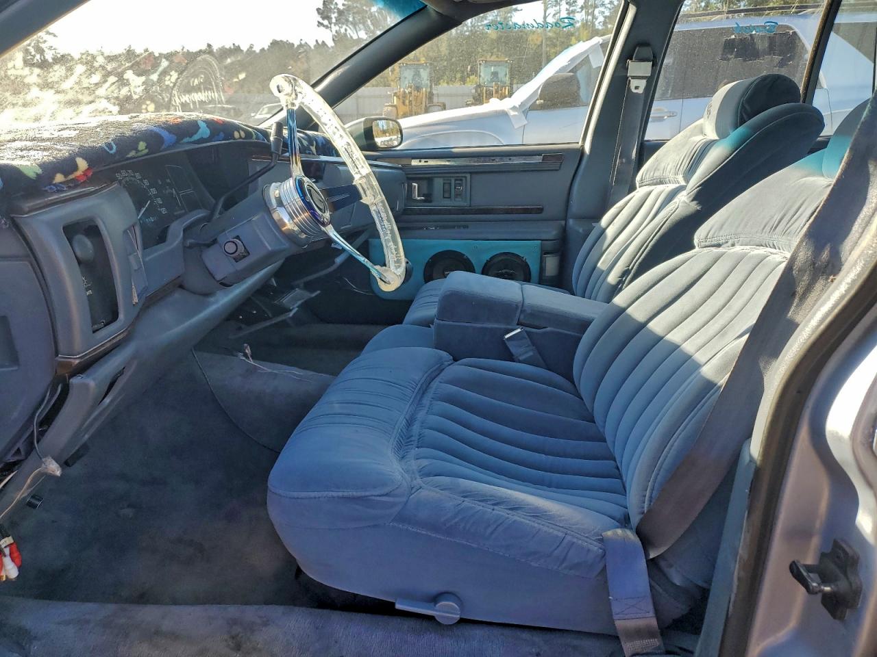 1994 Buick Roadmaster Серебряный vin: 1G4BN52P8RR437962