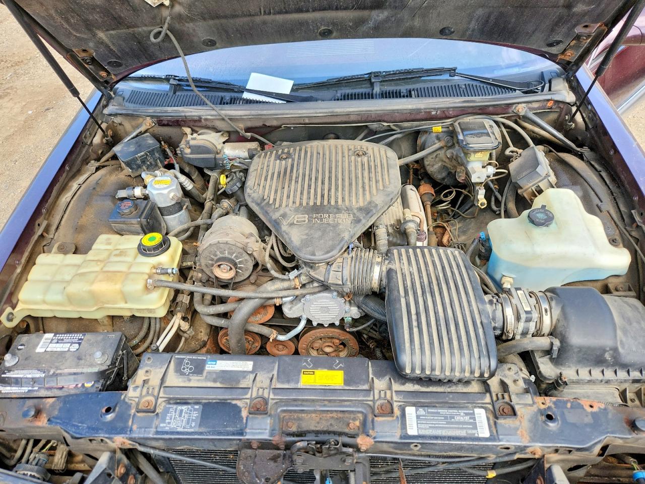 1995 Buick Roadmaster Burgundy vin: 1G4BN52P8SR400562