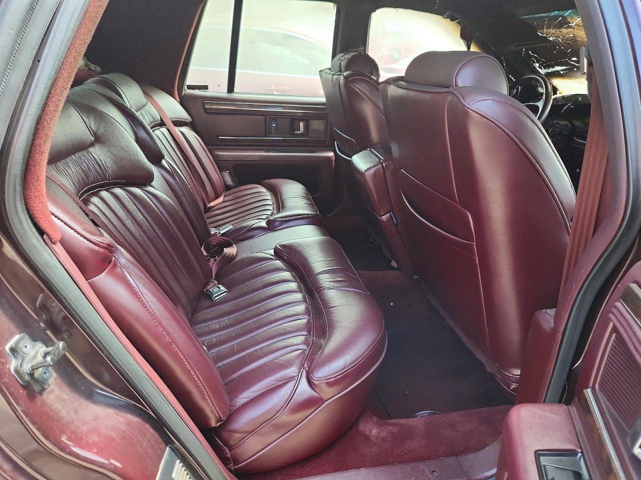 1995 Buick Roadmaster Burgundy vin: 1G4BN52P8SR400562