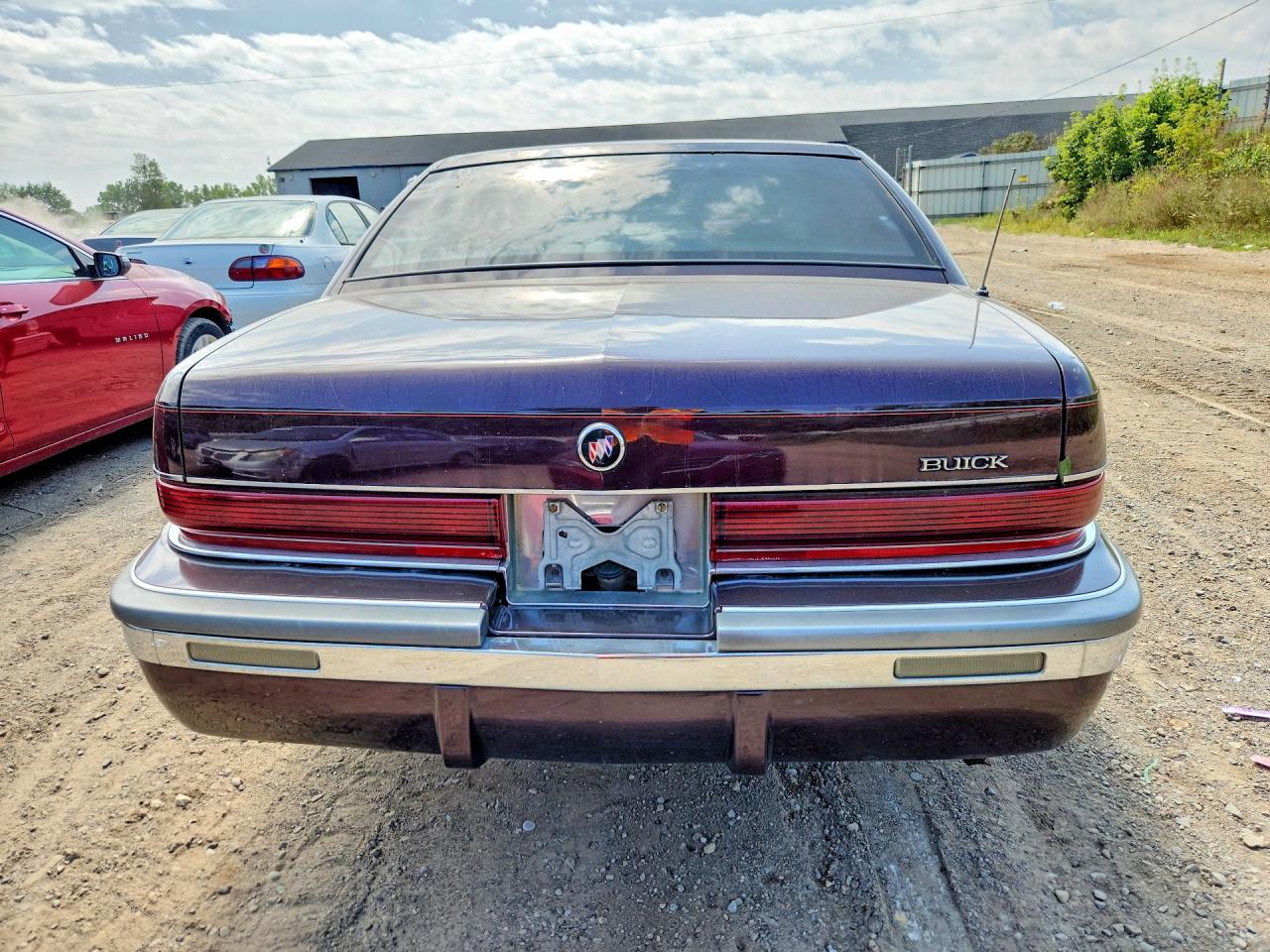 1995 Buick Roadmaster Burgundy vin: 1G4BN52P8SR400562
