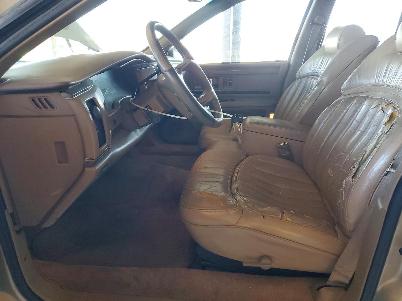 1996 Buick Roadmaster Beige vin: 1G4BN52P8TR408257