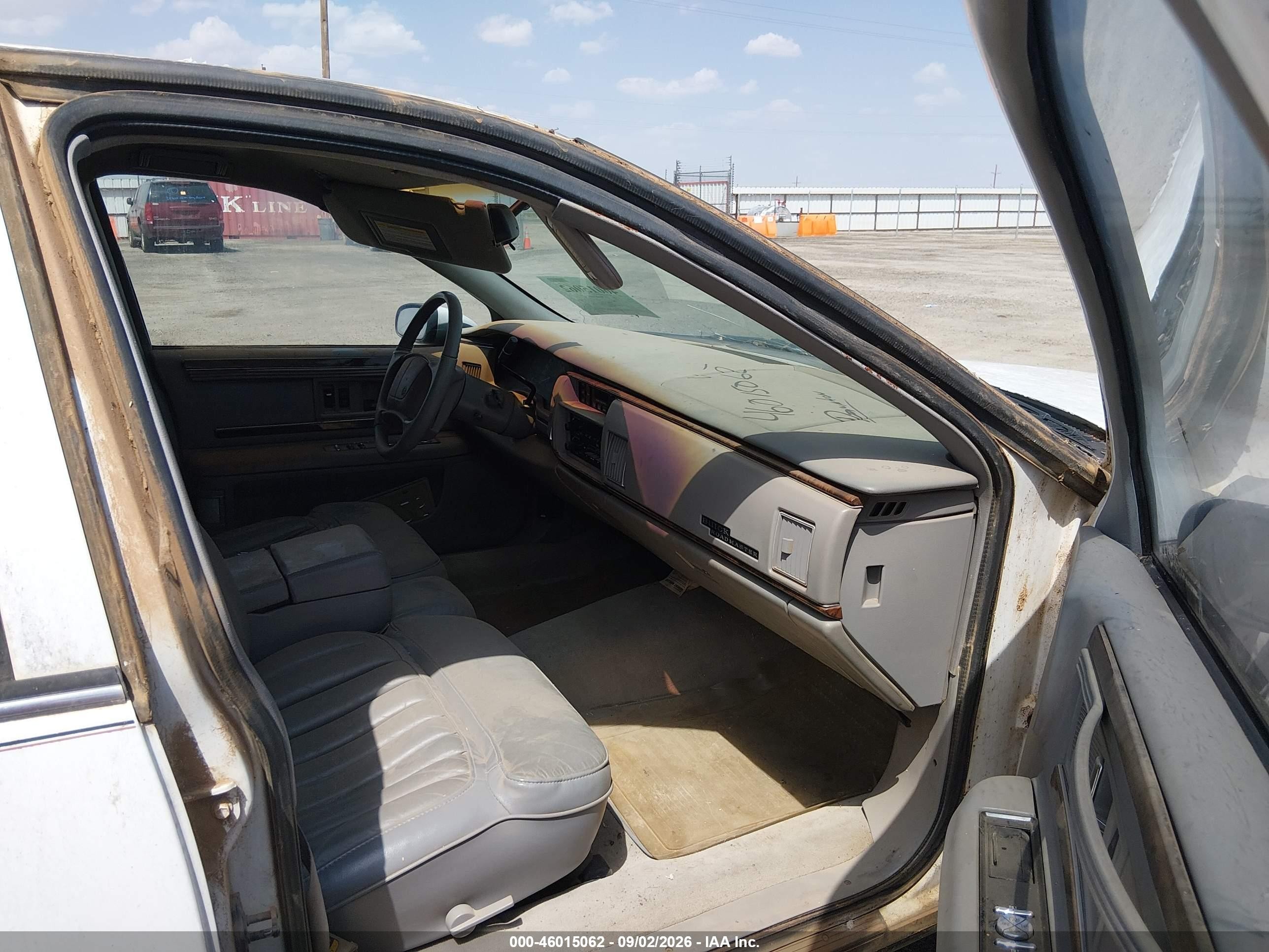 1994 Buick Roadmaster   White vin: 1G4BN52P9RR416117