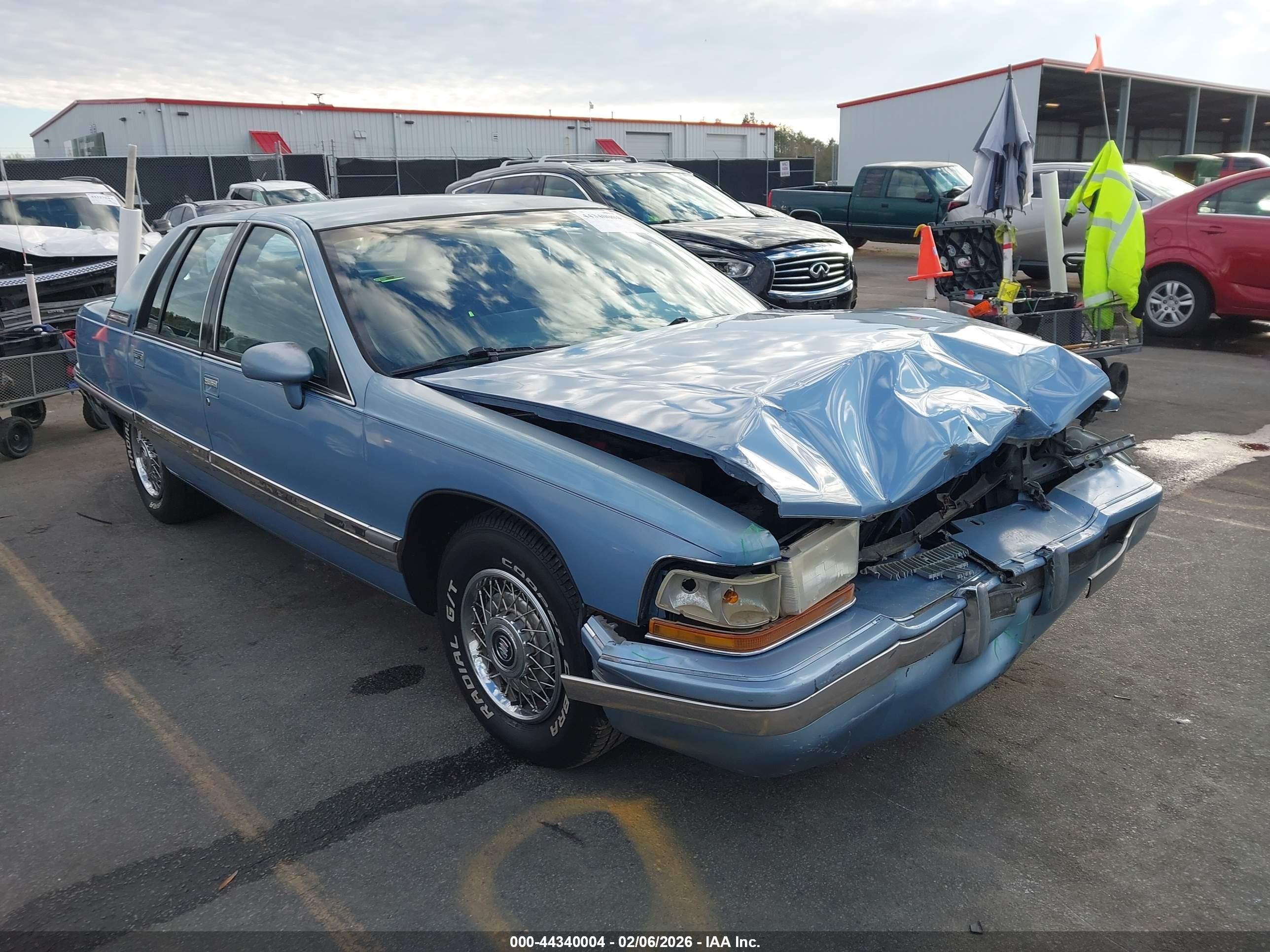 1992 Buick Roadmaster   Blue vin: 1G4BN5376NR433692