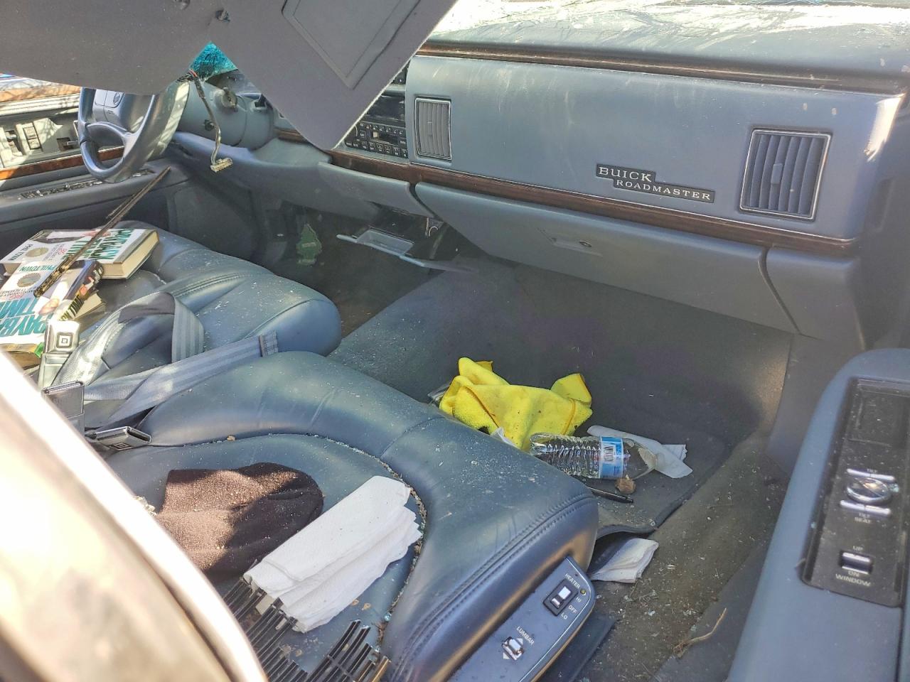1996 Buick Roadmaster Base Blue vin: 1G4BR82P1TR418487