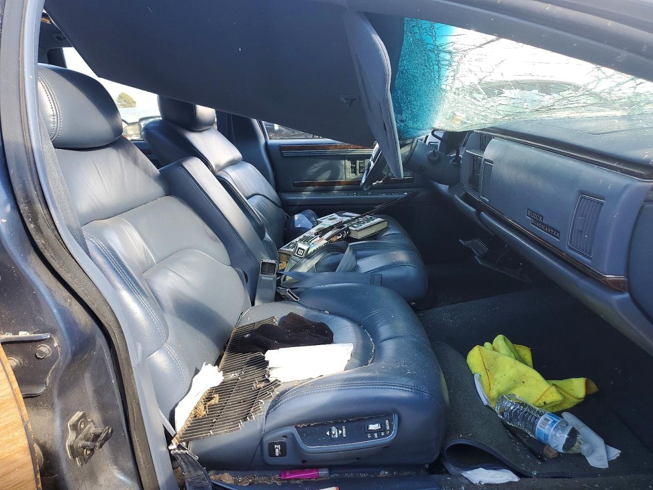 1996 Buick Roadmaster Base Blue vin: 1G4BR82P1TR418487
