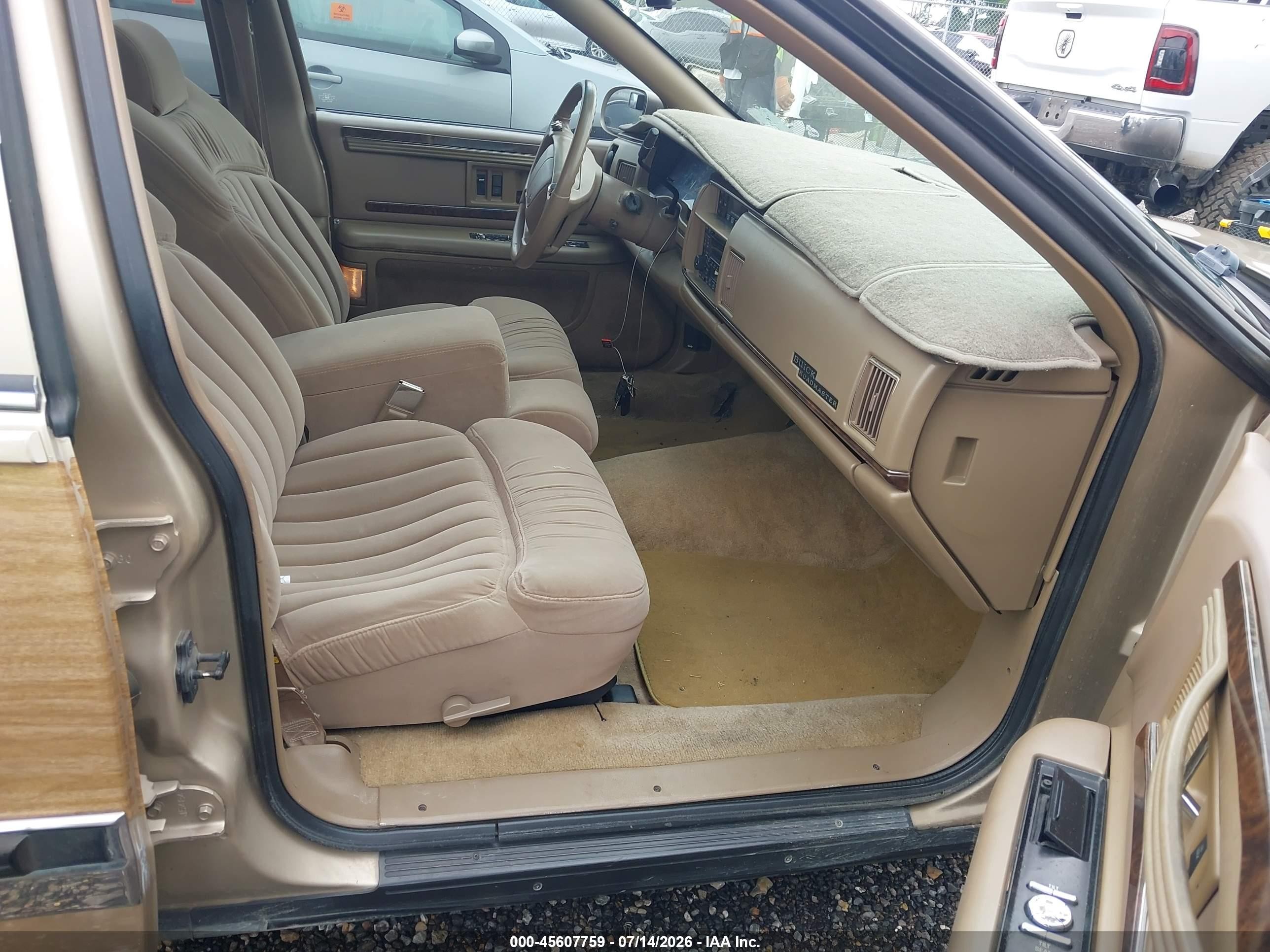 1996 Buick Roadmaster Limited Gold vin: 1G4BR82P2TR416134