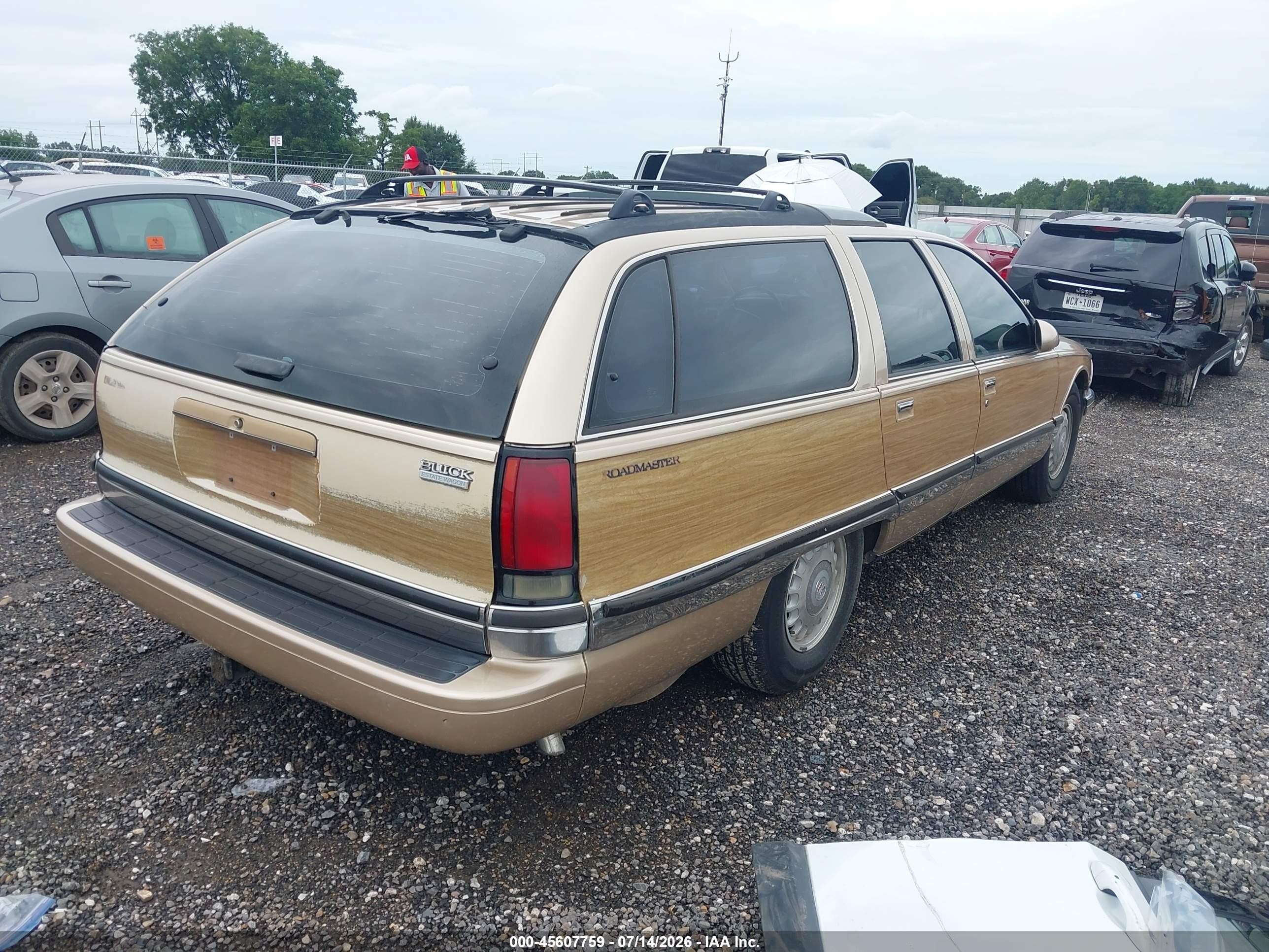 1996 Buick Roadmaster Limited Gold vin: 1G4BR82P2TR416134
