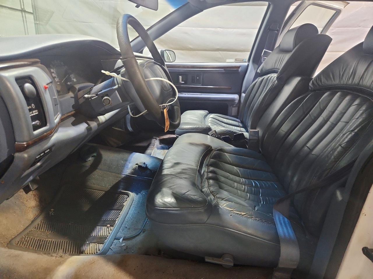 1994 Buick Roadmaster Estate White vin: 1G4BR82P6RR428974