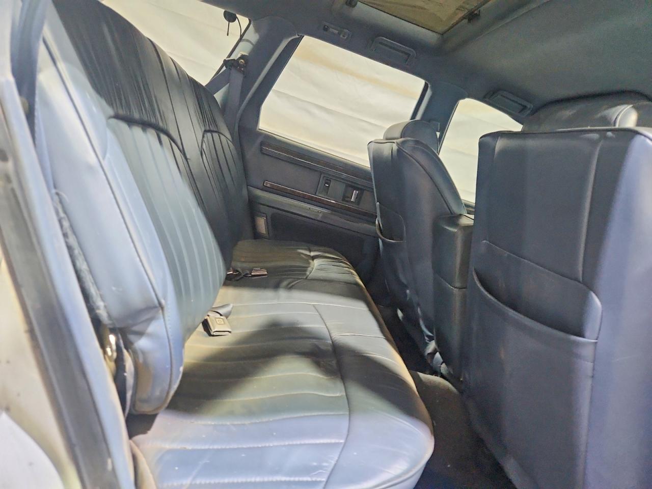 1994 Buick Roadmaster Estate White vin: 1G4BR82P6RR428974