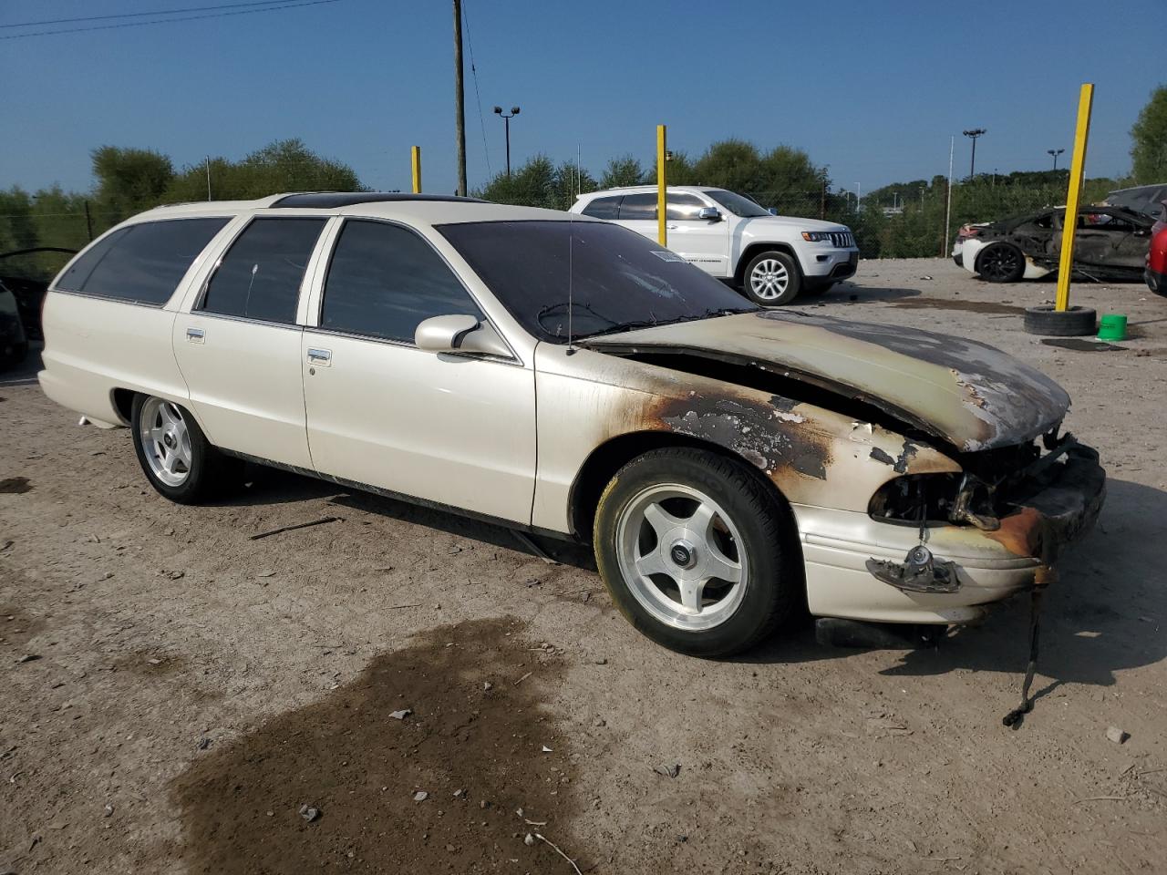 1995 Buick Roadmaster Estate White vin: 1G4BR82P8SR418694