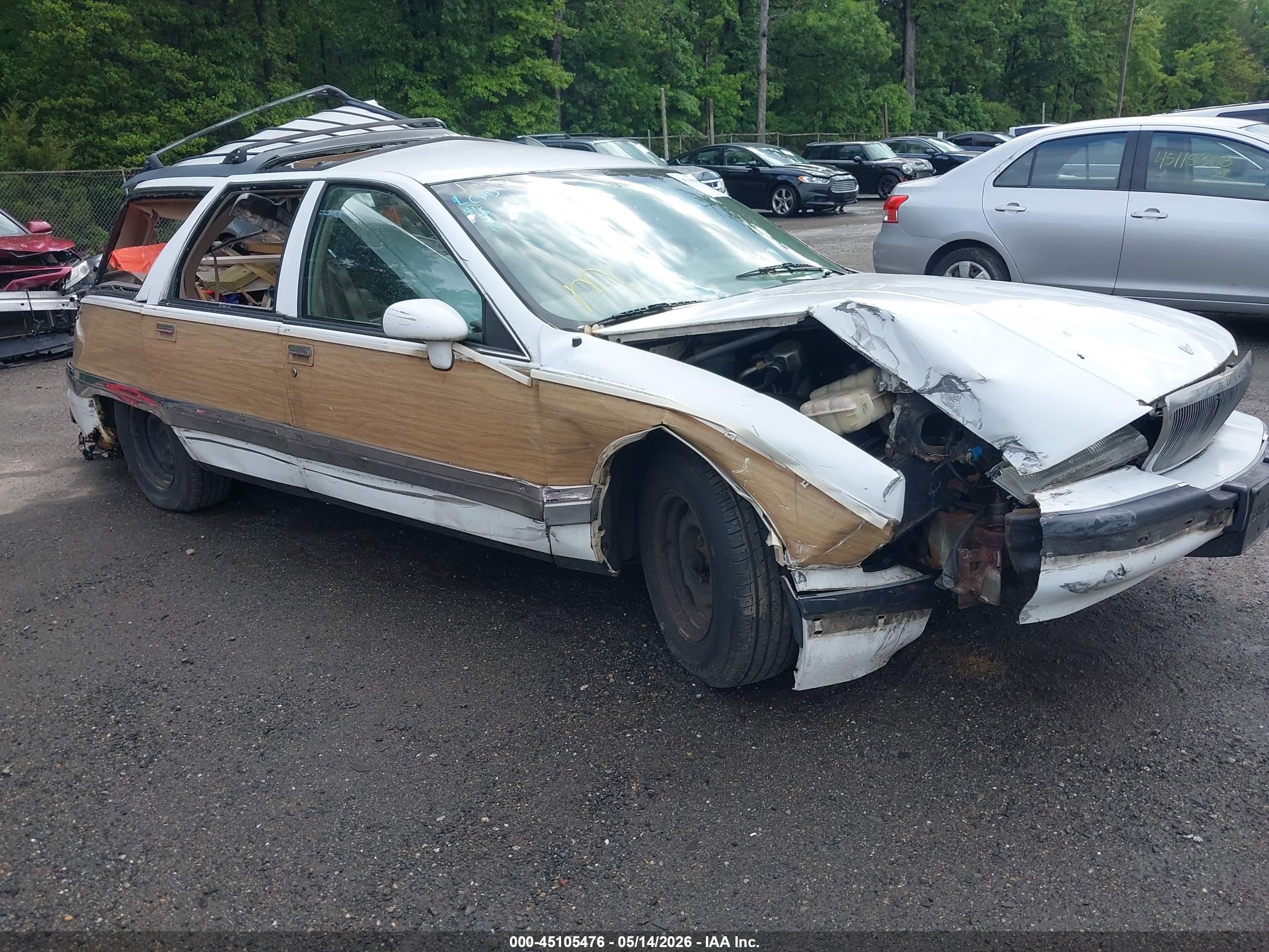 1994 Buick Roadmaster Estate White vin: 1G4BR82P9RR438799