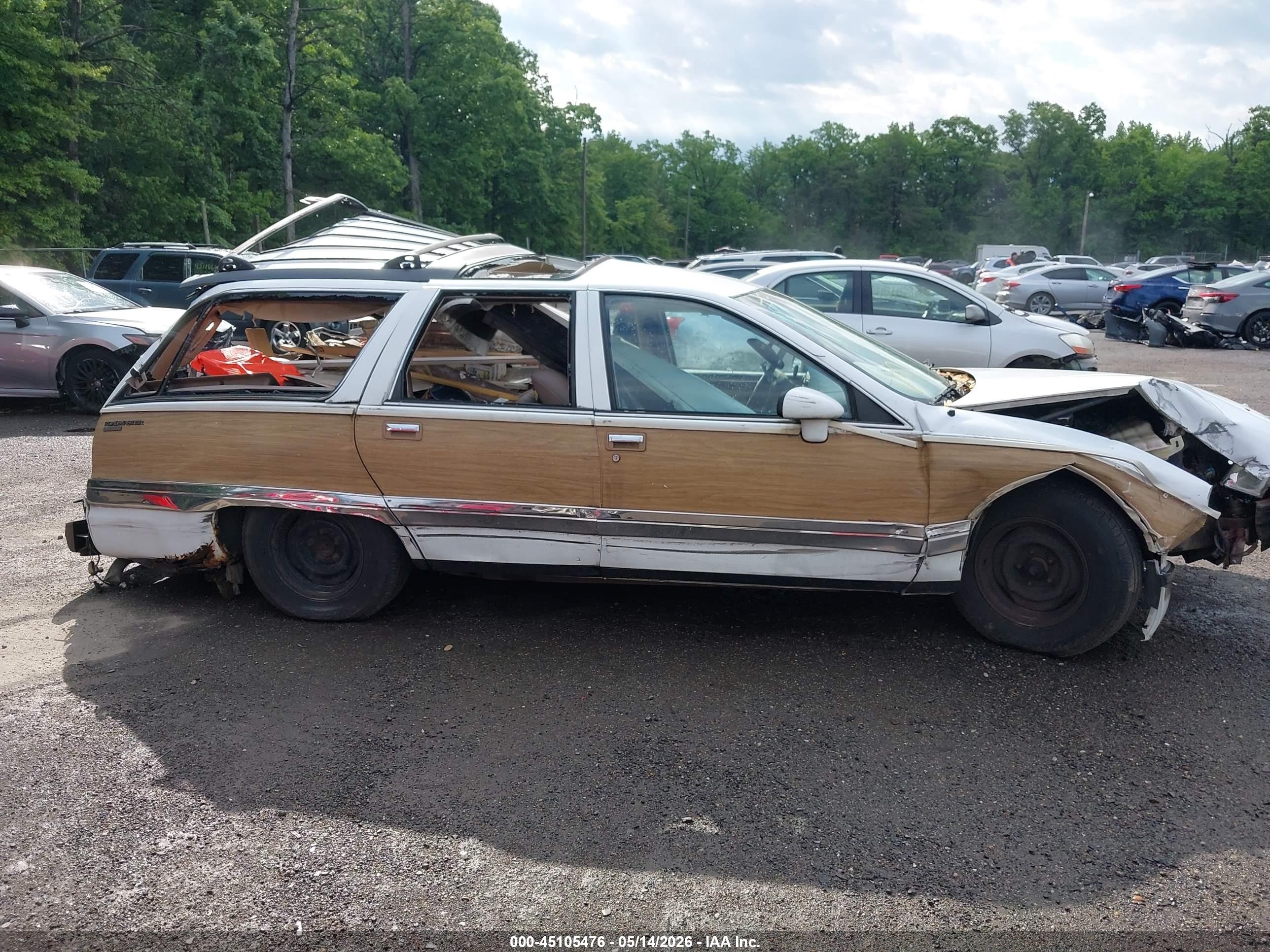 1994 Buick Roadmaster Estate Белый vin: 1G4BR82P9RR438799