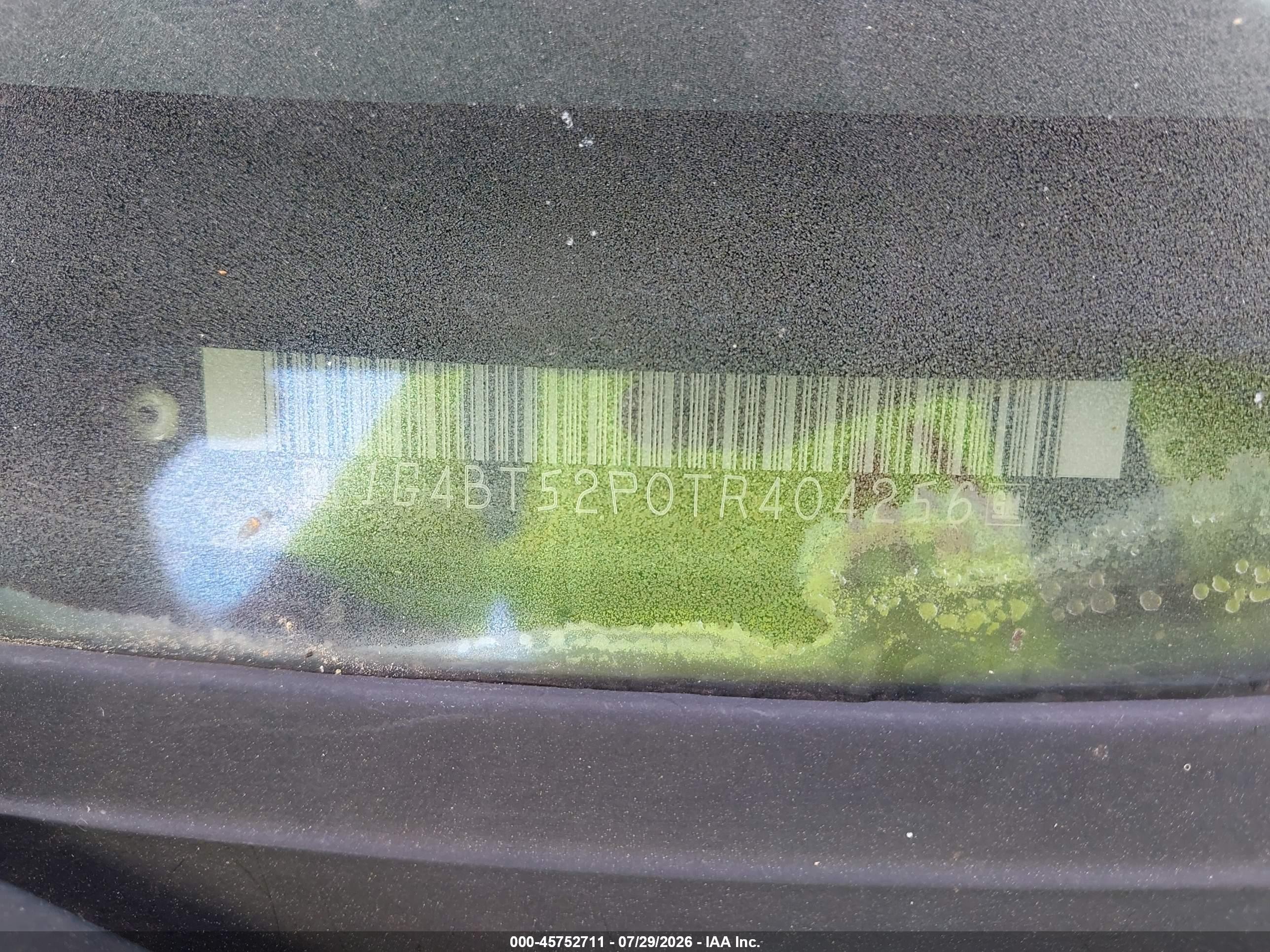 1996 Buick Roadmaster Limited Silver vin: 1G4BT52P0TR404256