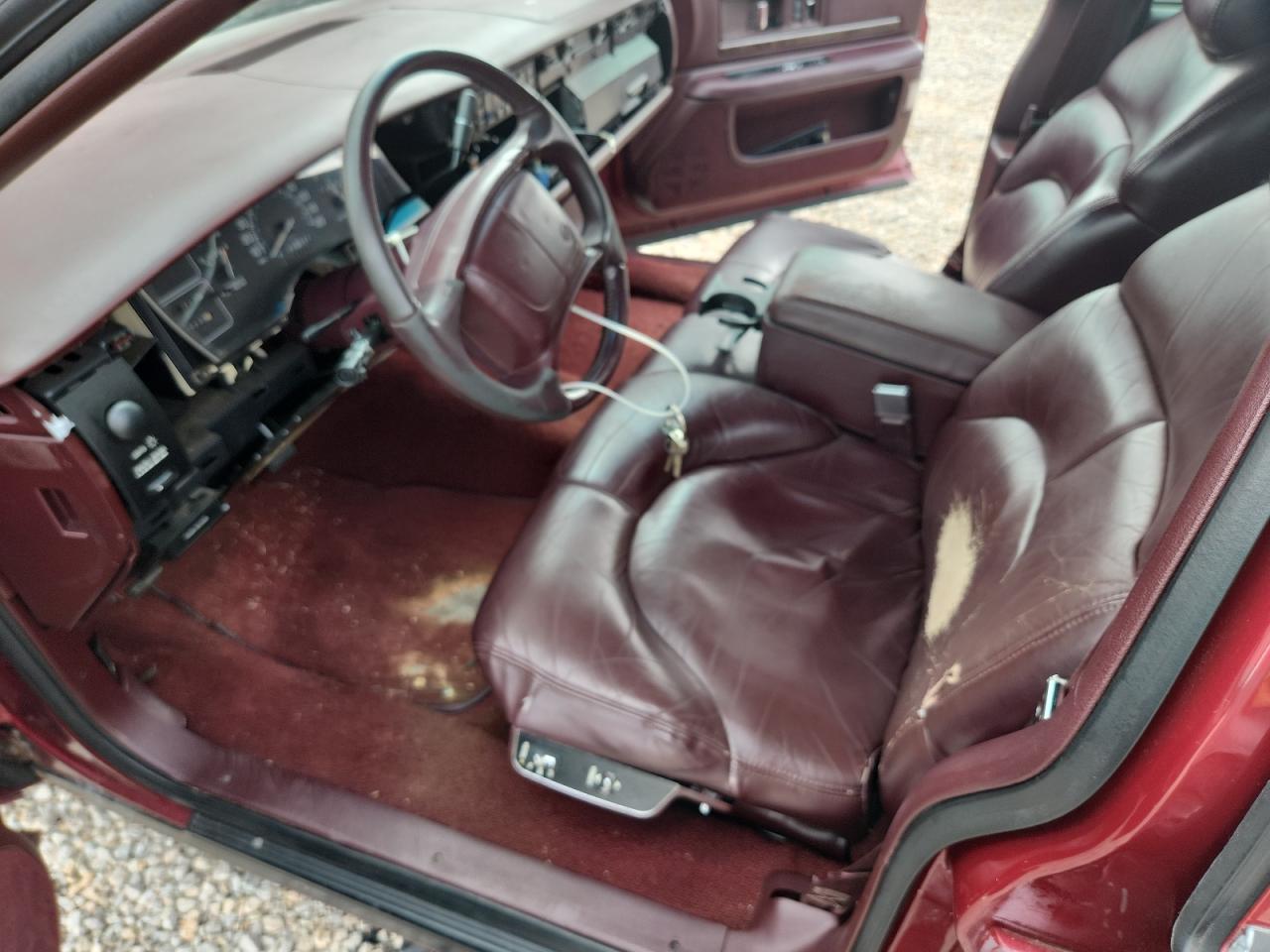 1996 Buick Roadmaster Limited Burgundy vin: 1G4BT52P1TR416111