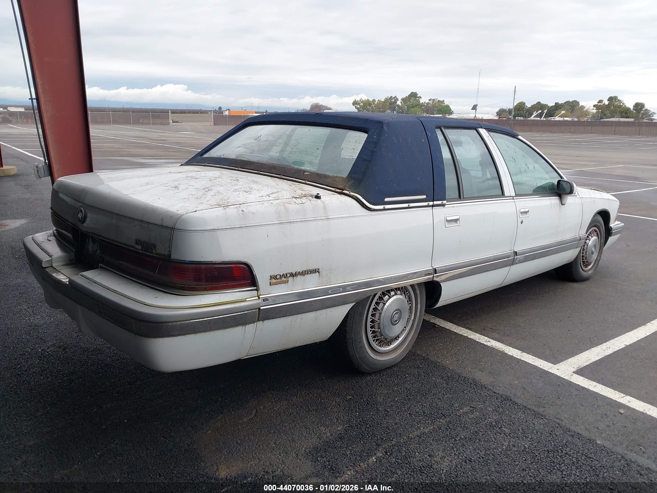 1994 Buick Roadmaster Limited White vin: 1G4BT52P3RR430889