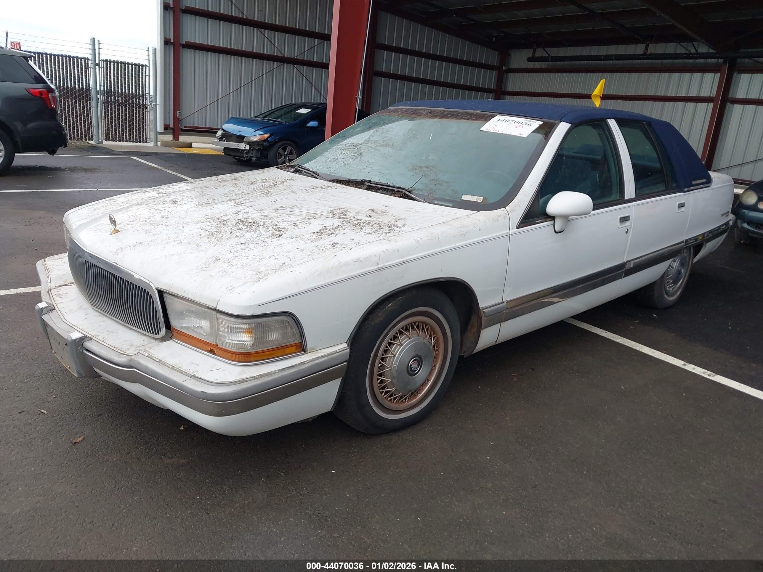1994 Buick Roadmaster Limited White vin: 1G4BT52P3RR430889