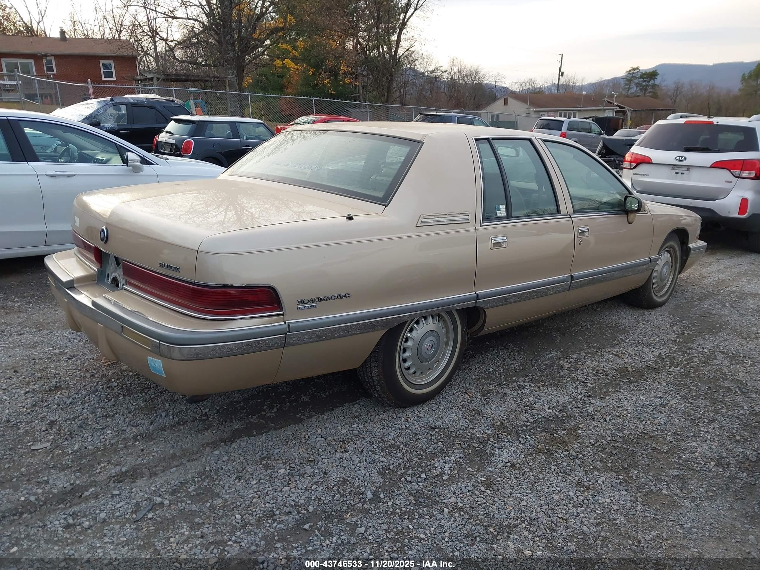 1994 Buick Roadmaster Limited Gold vin: 1G4BT52P5RR409042