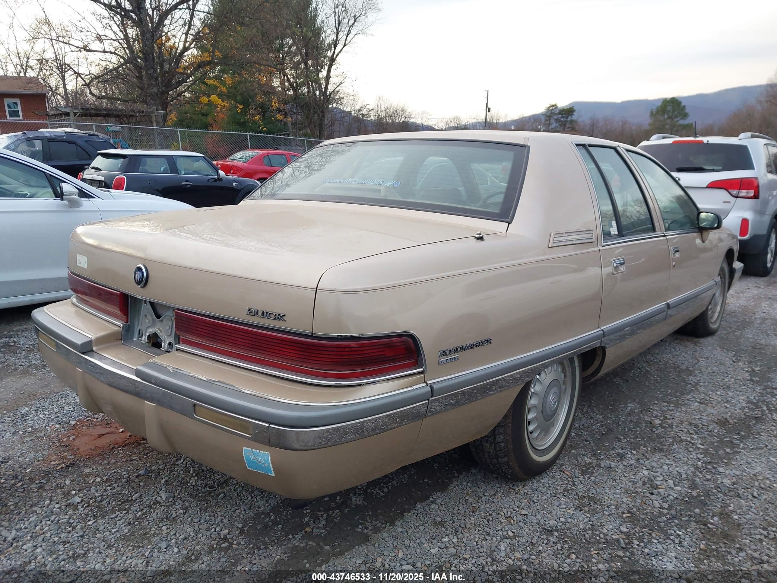 1994 Buick Roadmaster Limited Gold vin: 1G4BT52P5RR409042