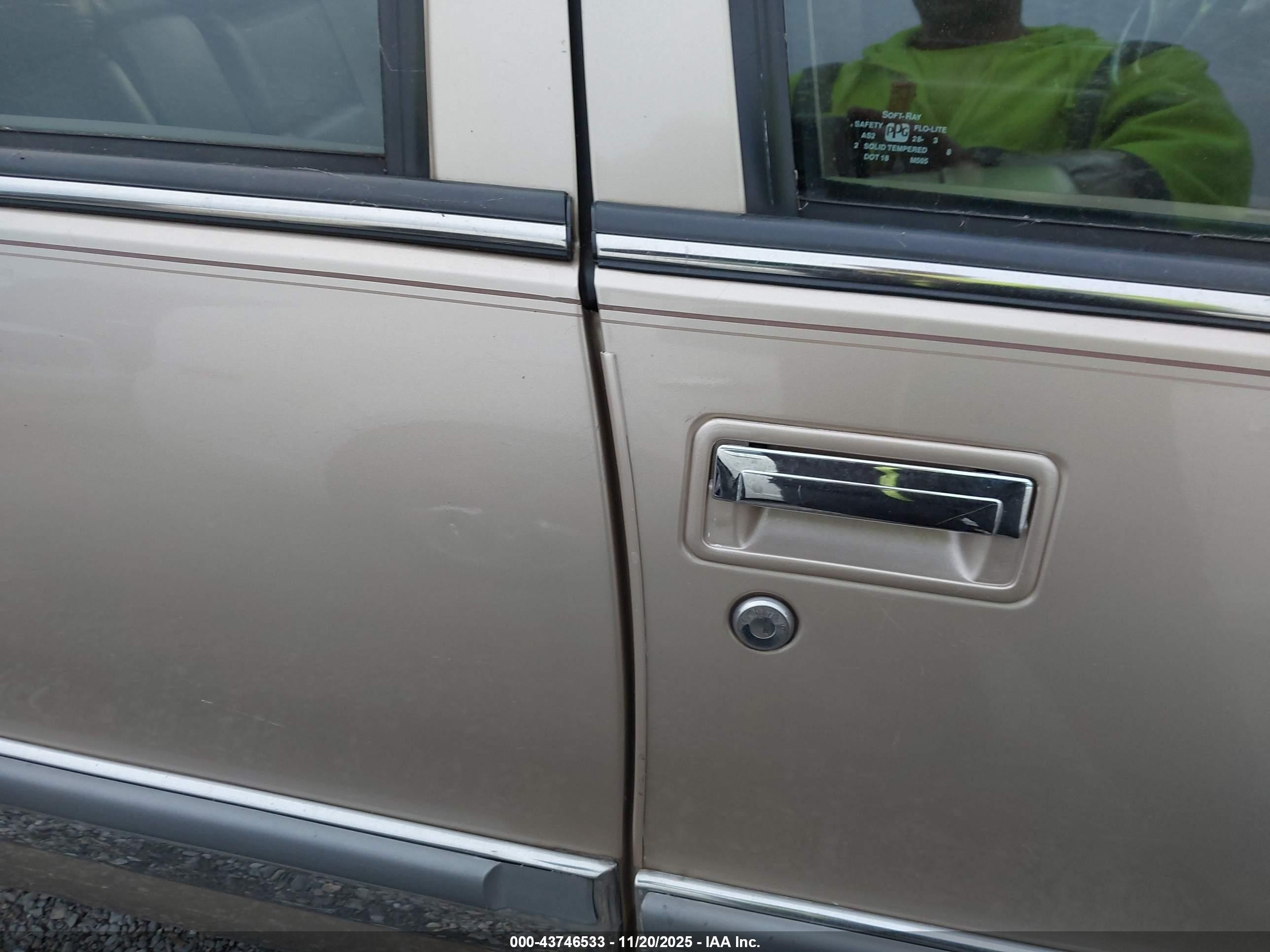 1994 Buick Roadmaster Limited Gold vin: 1G4BT52P5RR409042
