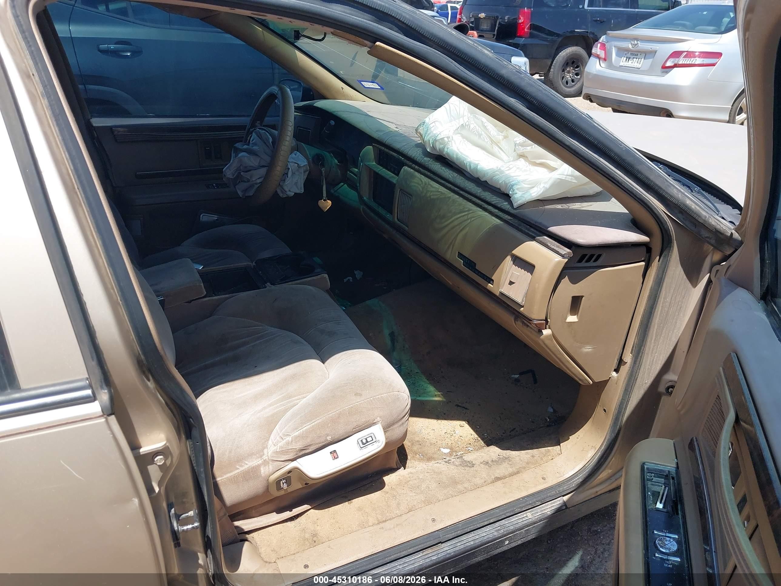 1995 Buick Roadmaster Limited Gold vin: 1G4BT52P5SR404705