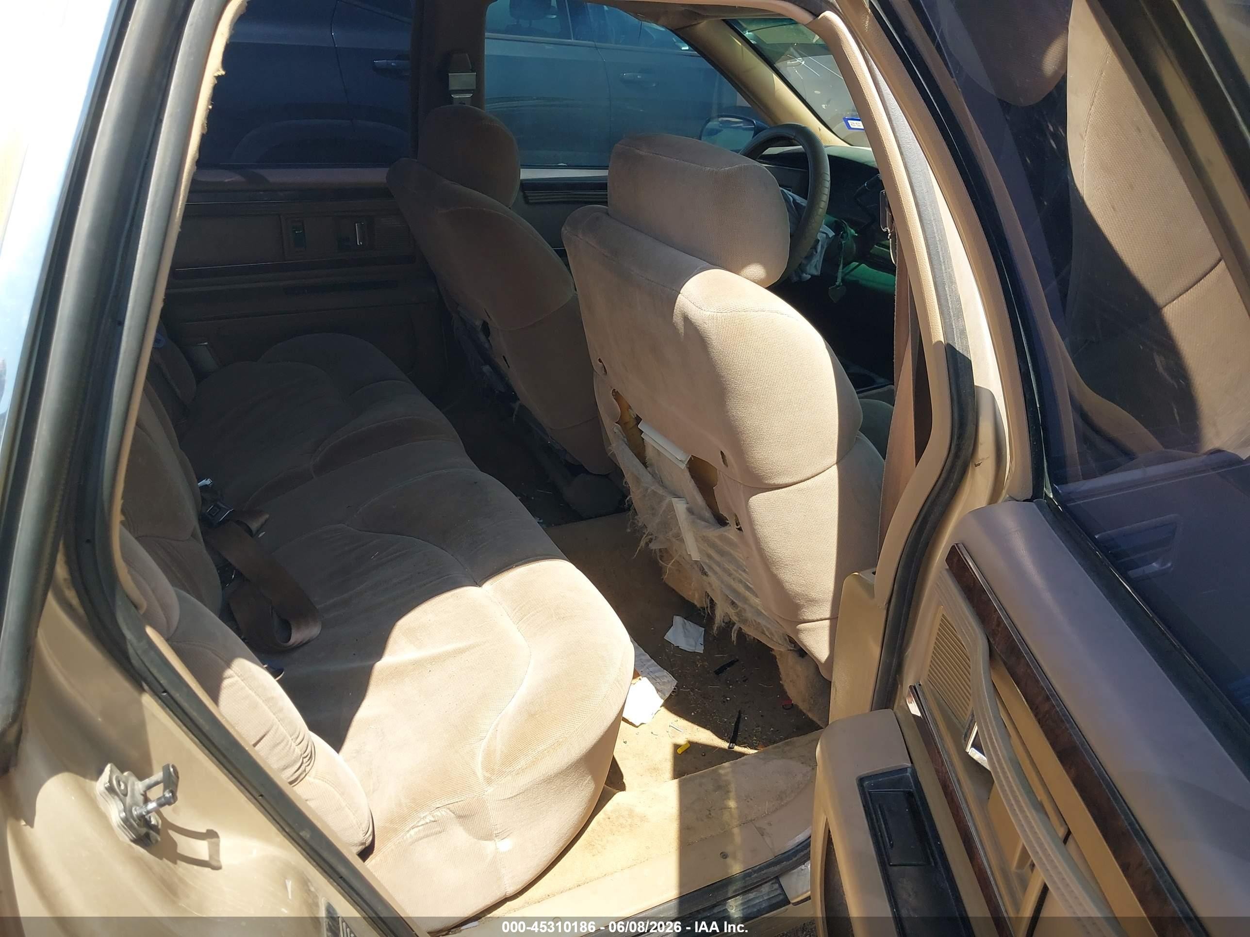 1995 Buick Roadmaster Limited Gold vin: 1G4BT52P5SR404705
