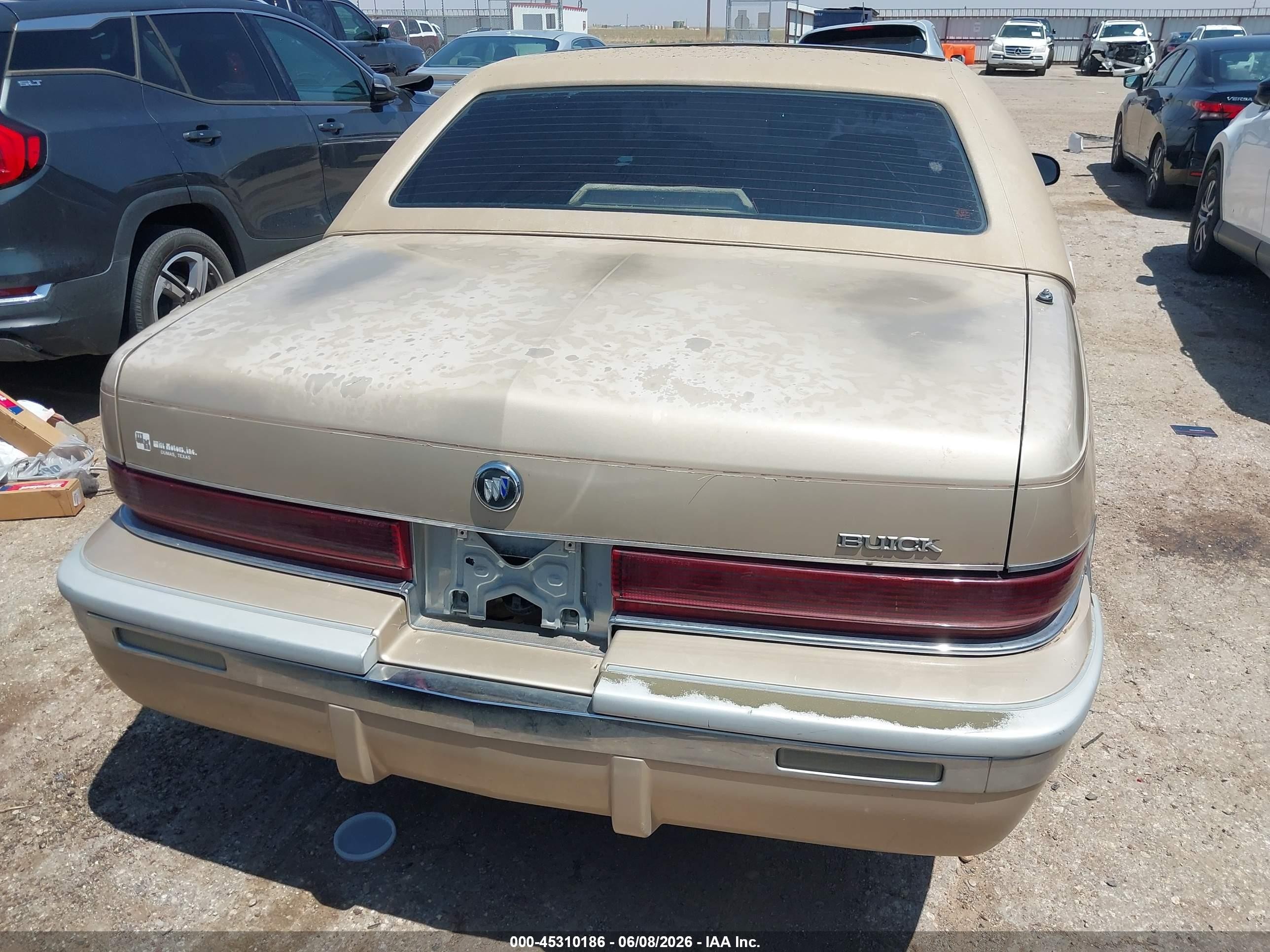 1995 Buick Roadmaster Limited Gold vin: 1G4BT52P5SR404705