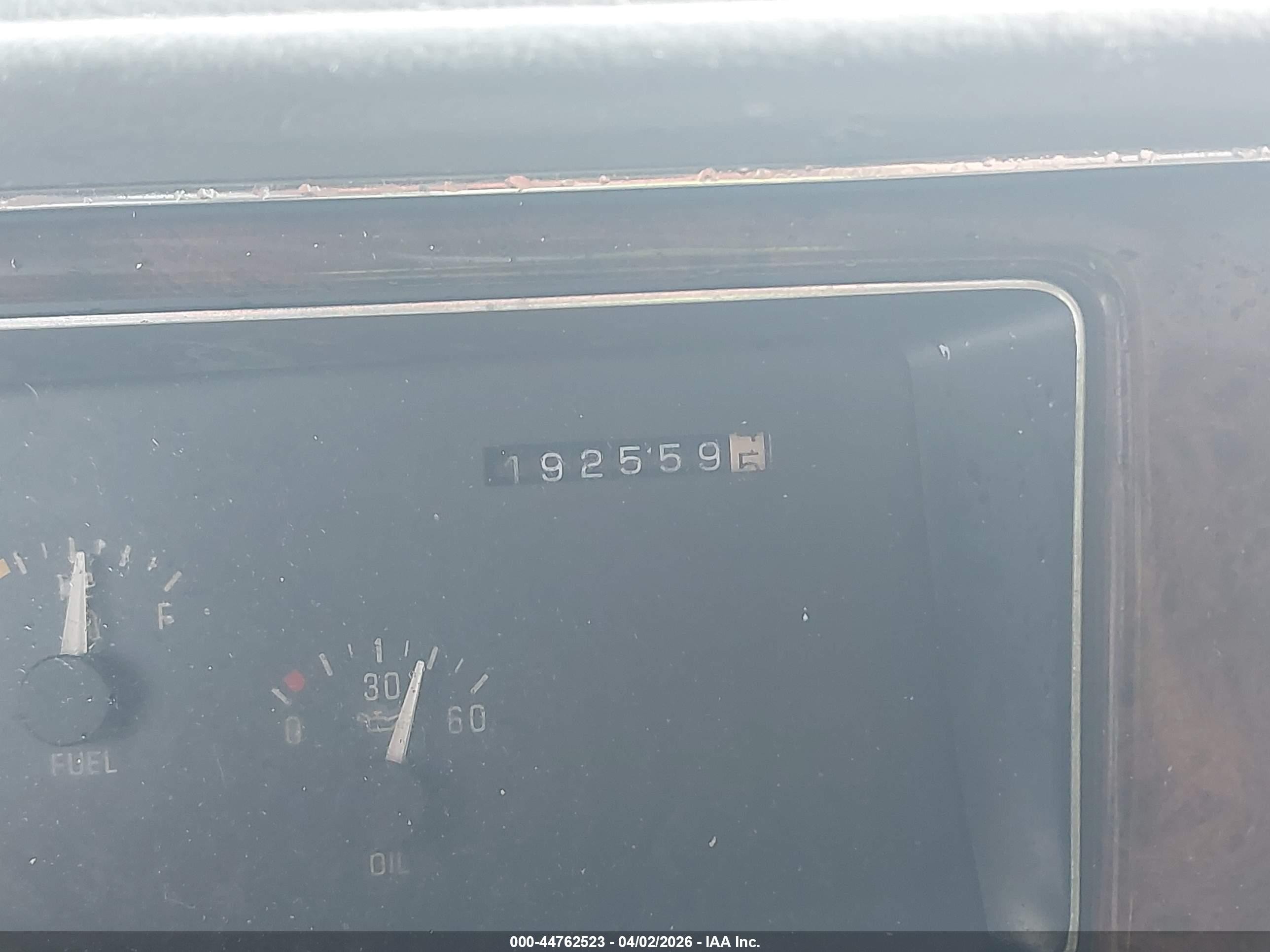 1992 Buick Roadmaster Limited Silver vin: 1G4BT5370NR447108
