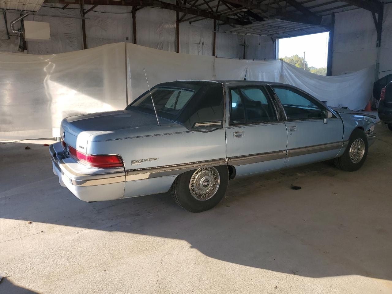 1992 Buick Roadmaster Limited Blue vin: 1G4BT5370NR457427